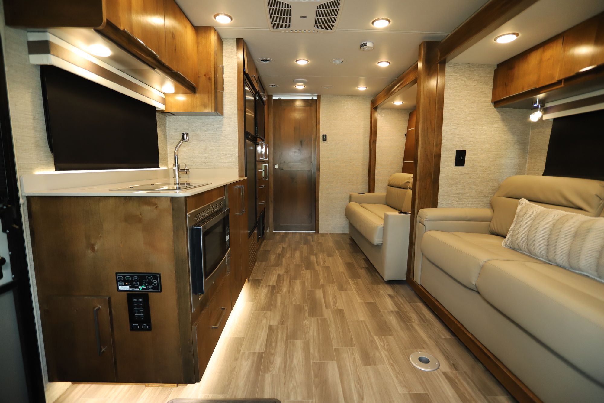 Used 2020 Tiffin Motor Homes Wayfarer 25RW Class C  For Sale