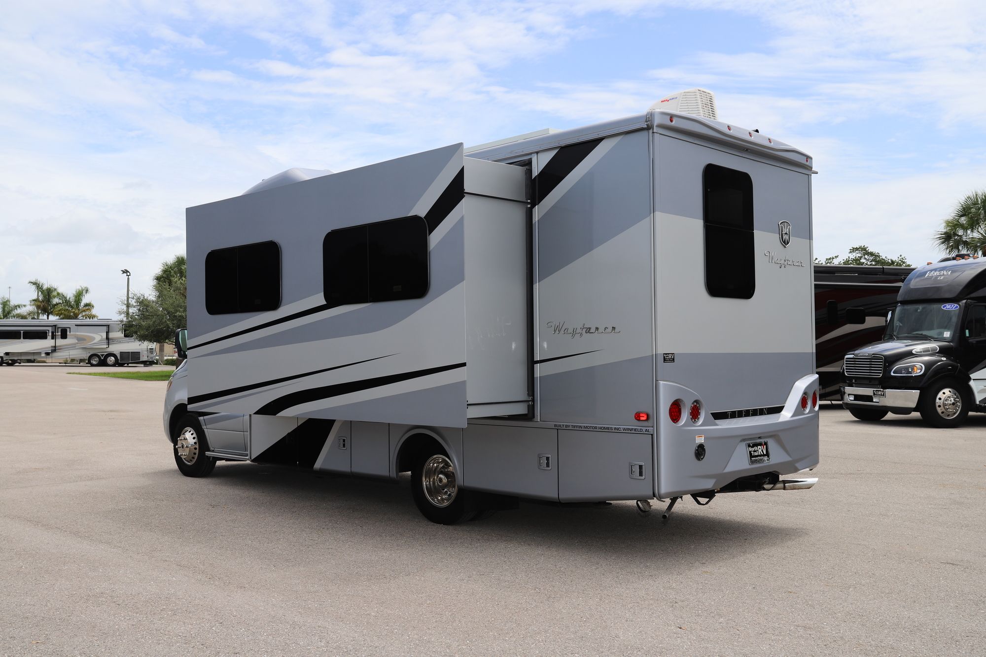 Used 2020 Tiffin Motor Homes Wayfarer 25RW Class C  For Sale