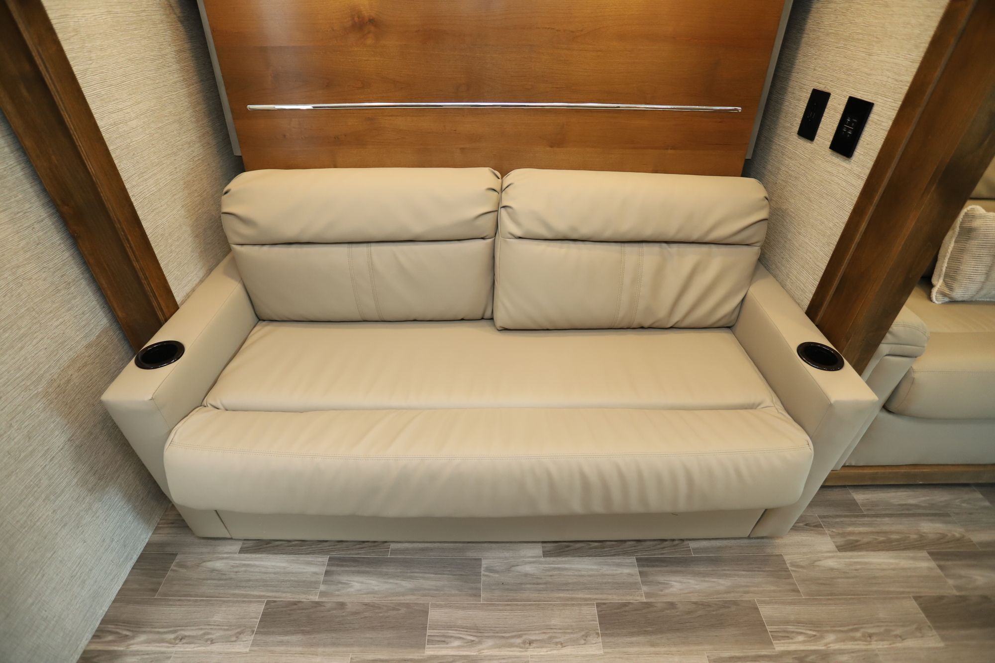 Used 2020 Tiffin Motor Homes Wayfarer 25RW Class C  For Sale