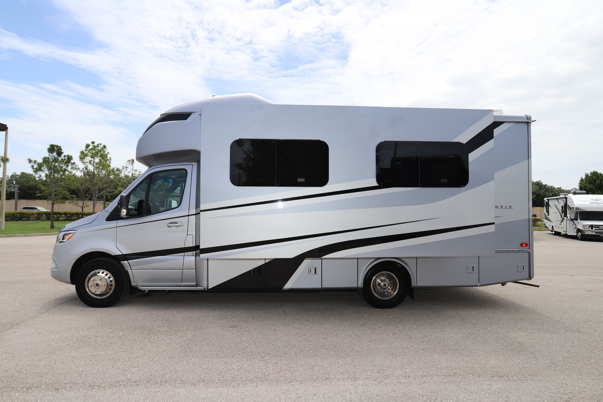 Used 2020 Tiffin Motor Homes Wayfarer 25RW Class C  For Sale