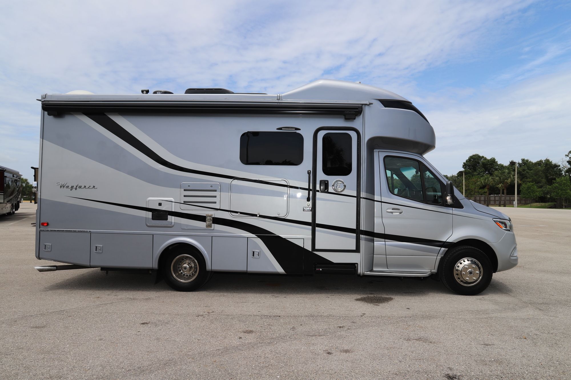 Used 2020 Tiffin Motor Homes Wayfarer 25RW Class C  For Sale