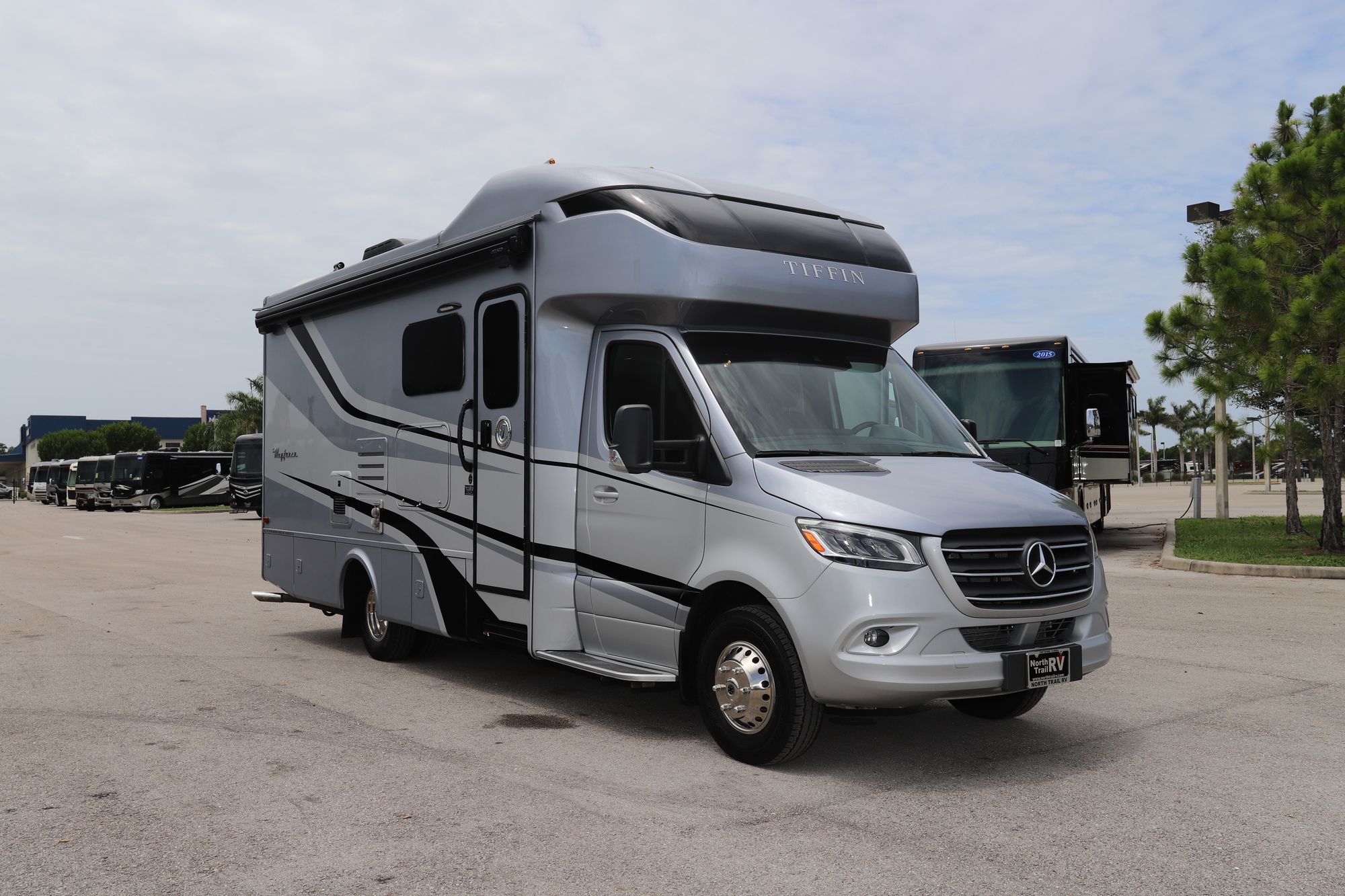 Used 2020 Tiffin Motor Homes Wayfarer 25RW Class C  For Sale