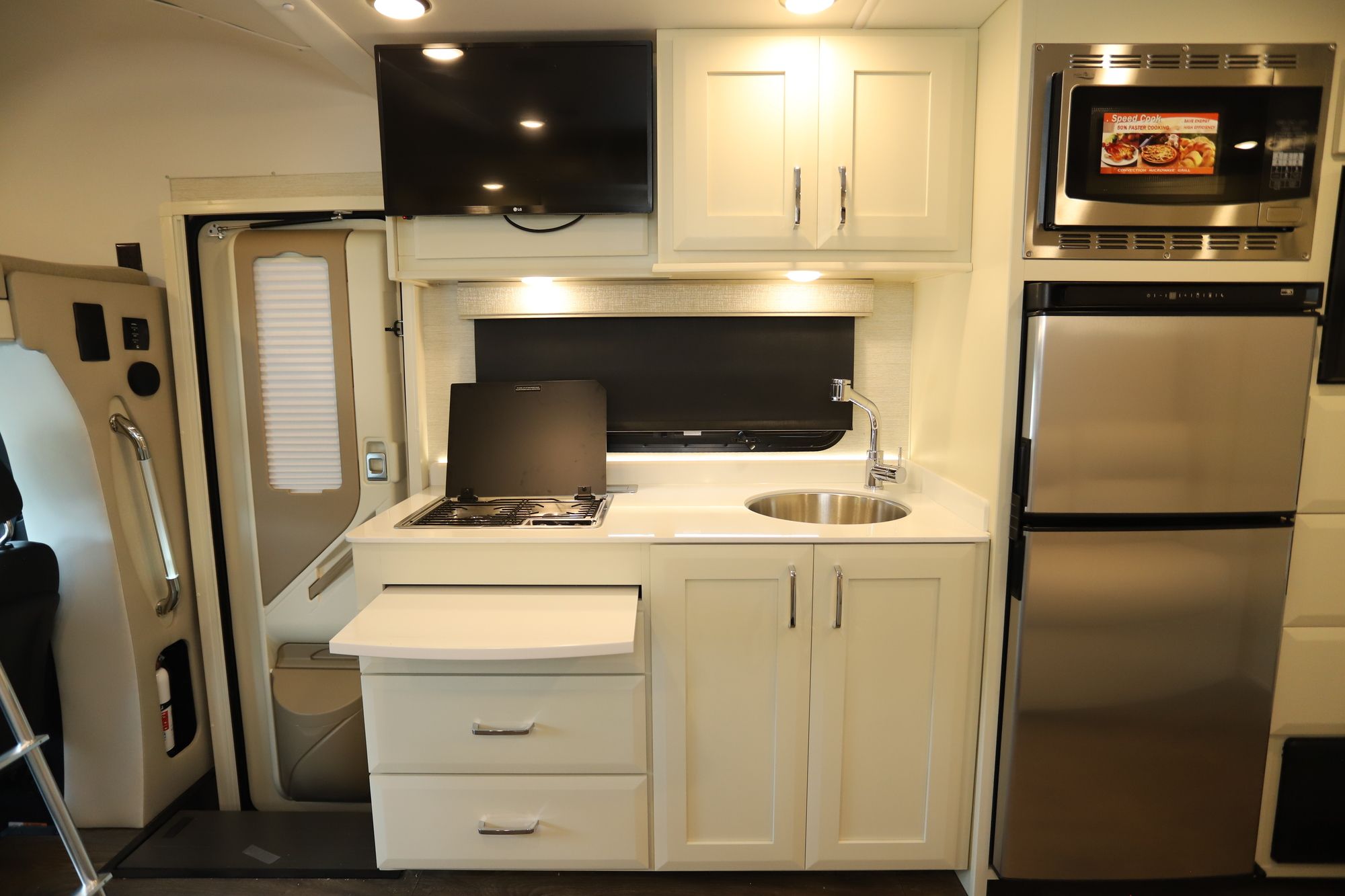 New 2021 Tiffin Motor Homes Wayfarer 25 RW Class C  For Sale