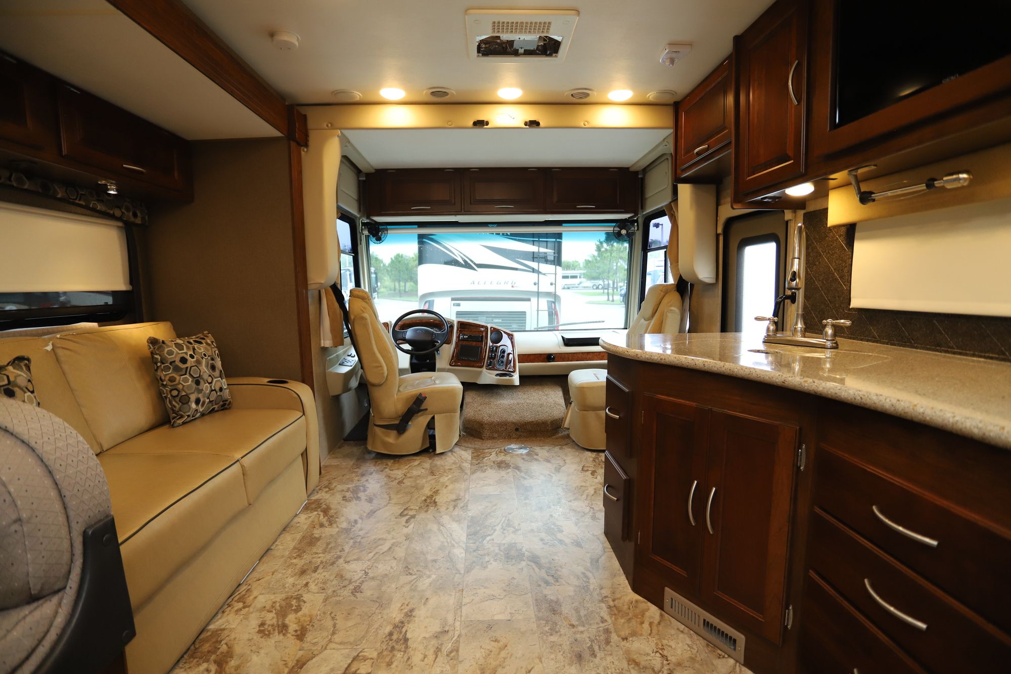 Used 2016 Coachmen Mirada 35KB Class A  For Sale