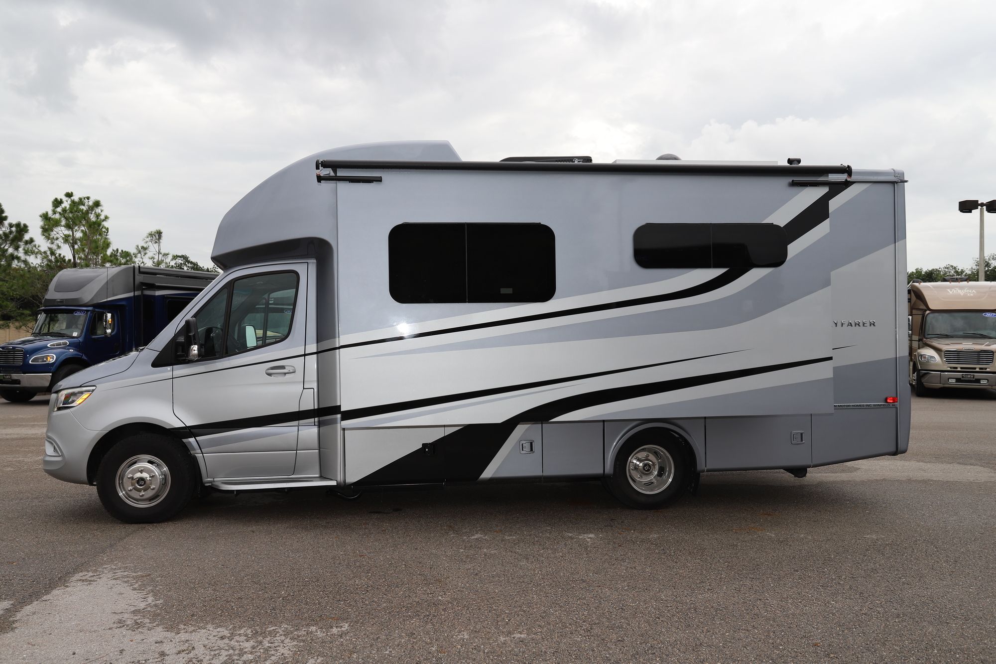 New 2021 Tiffin Motor Homes Wayfarer 25 RW Class C  For Sale