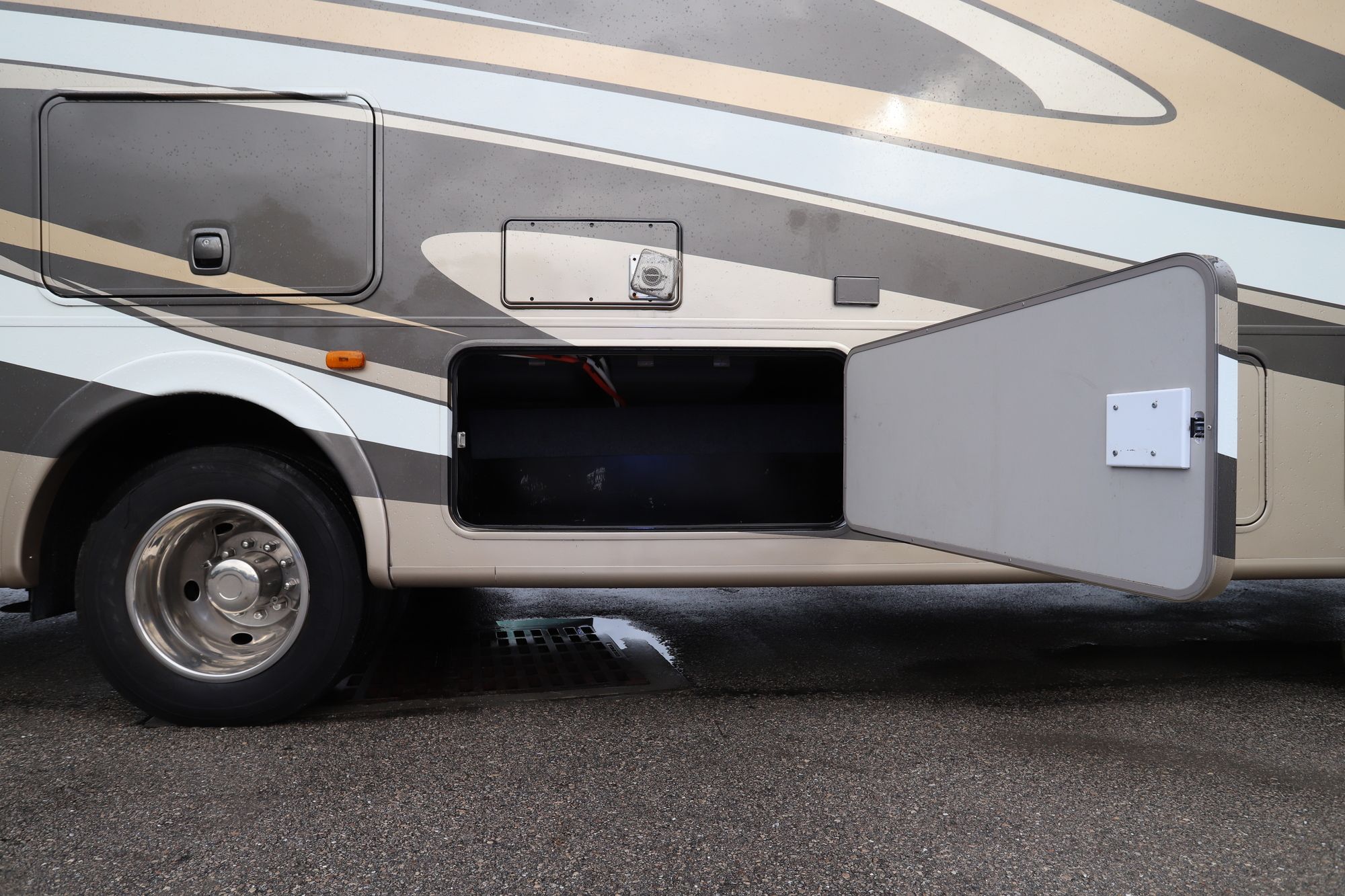 Used 2016 Coachmen Mirada 35KB Class A  For Sale