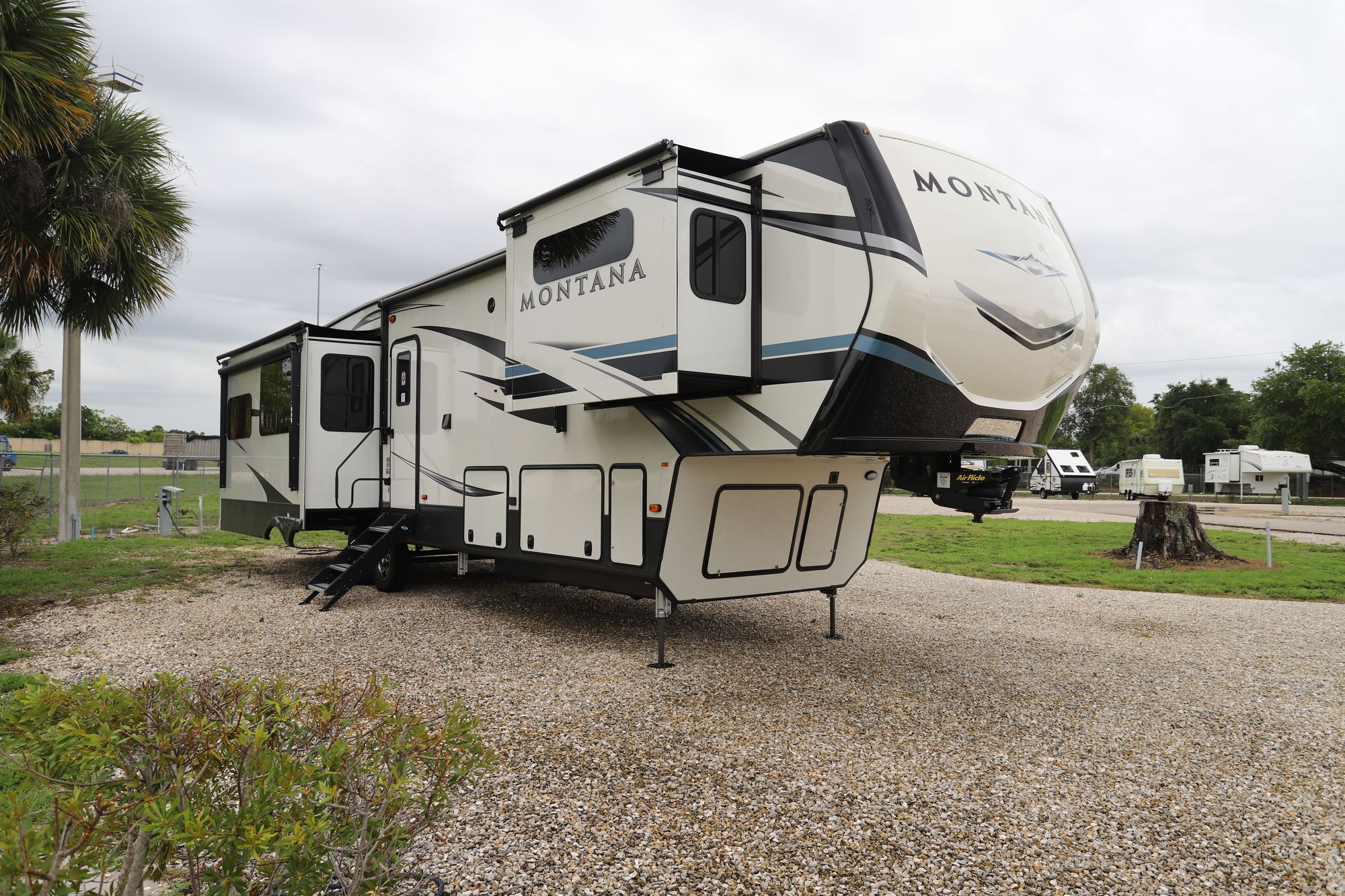 Used 2021 Keystone Montana 3781RL Fifth Wheel  For Sale