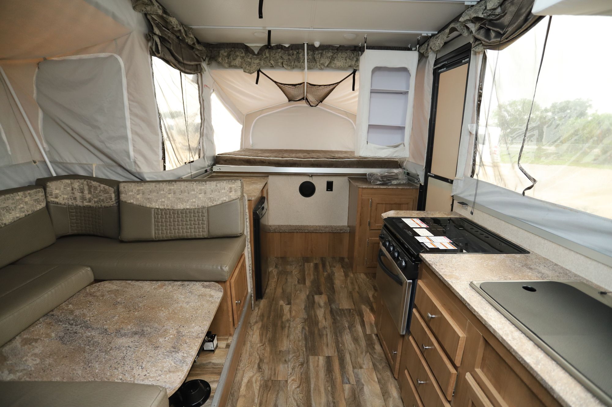 Used 2018 Forest River Flagstaff 27KS-HW Tent Camper  For Sale