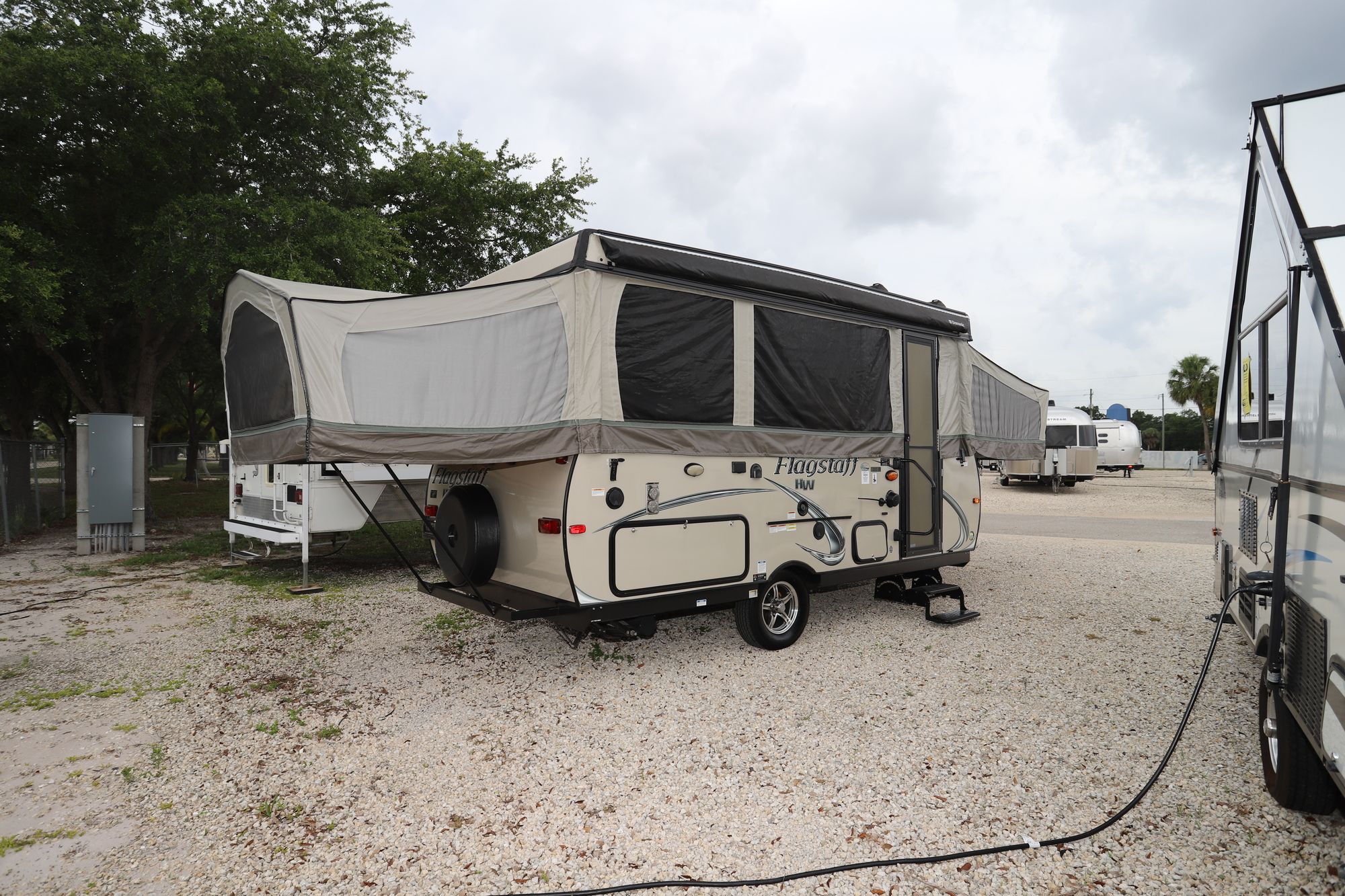 Used 2018 Forest River Flagstaff 27KS-HW Tent Camper  For Sale