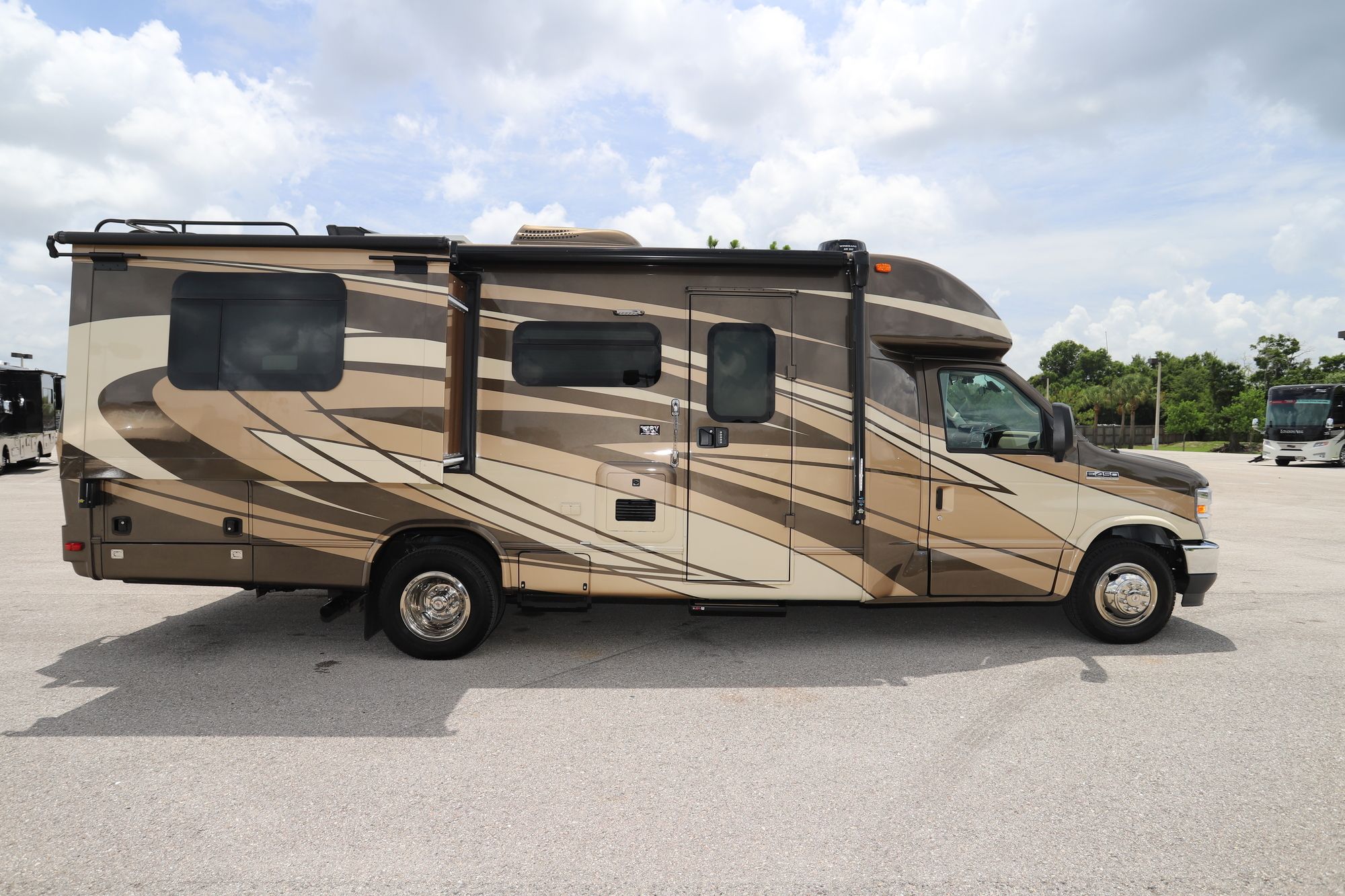 Used 2021 Phoenix Cruiser 2351D Class C  For Sale