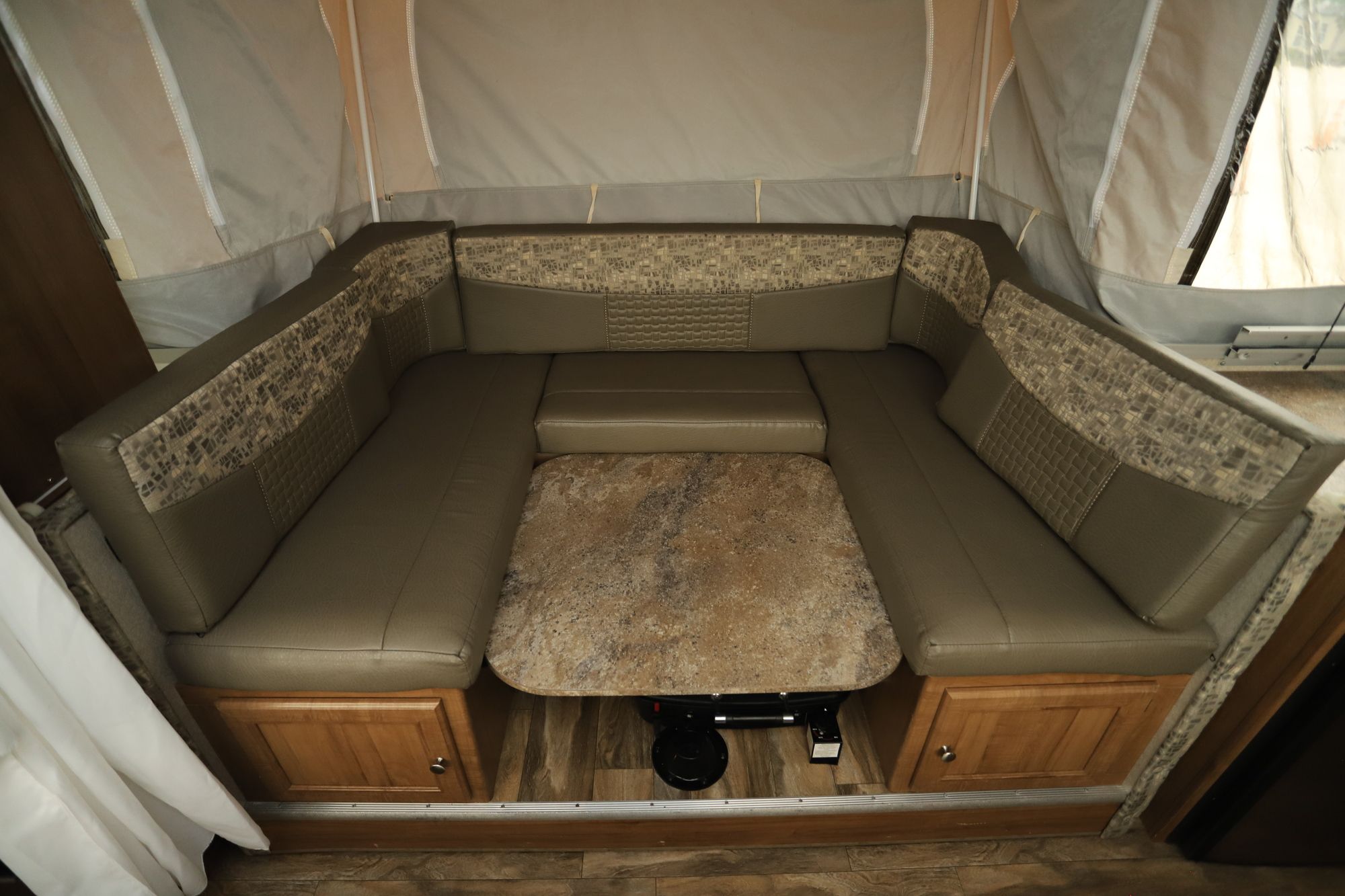 Used 2018 Forest River Flagstaff 27KS-HW Tent Camper  For Sale