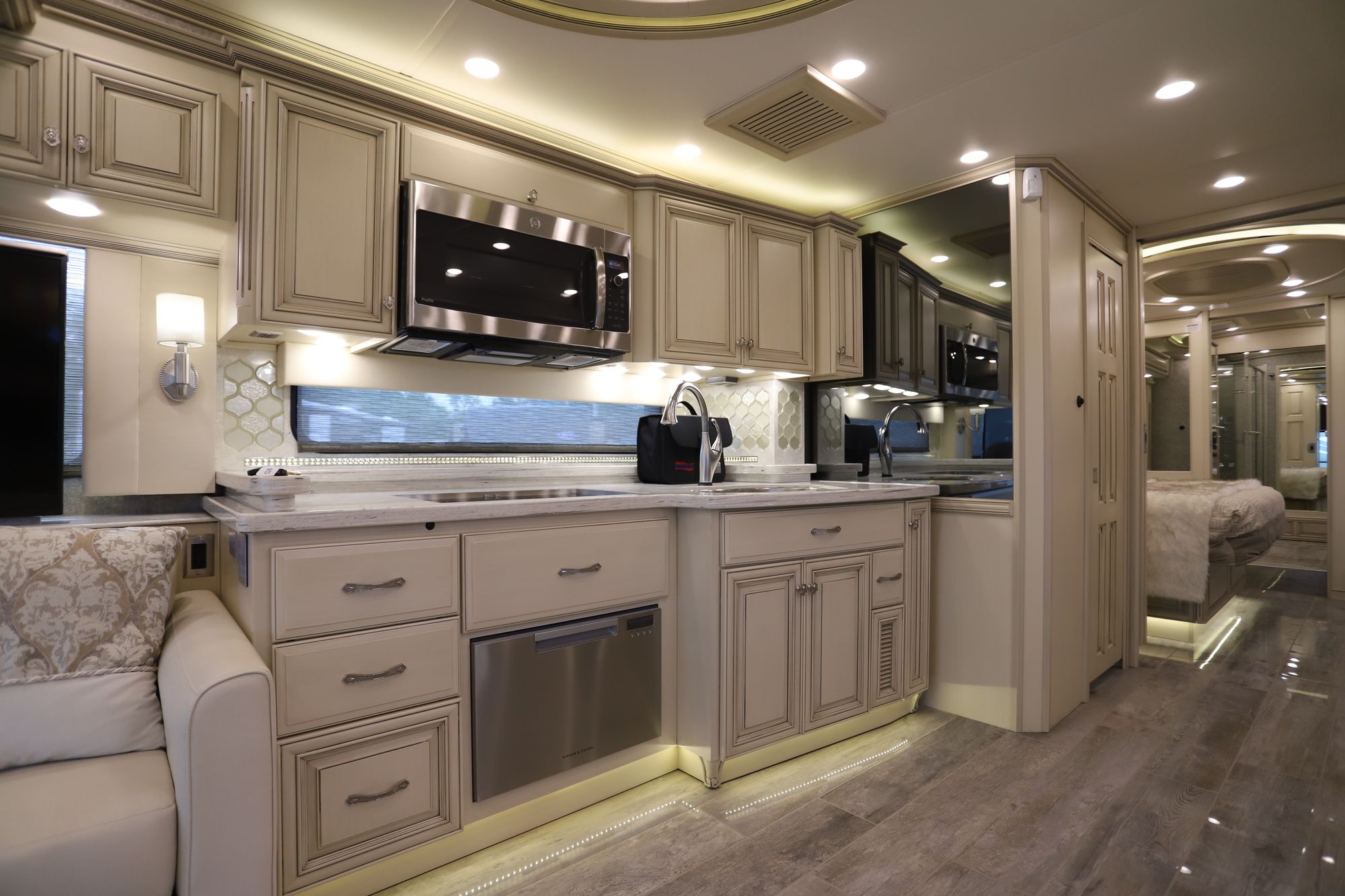 Used 2019 Newmar Essex 4551 Class A  For Sale