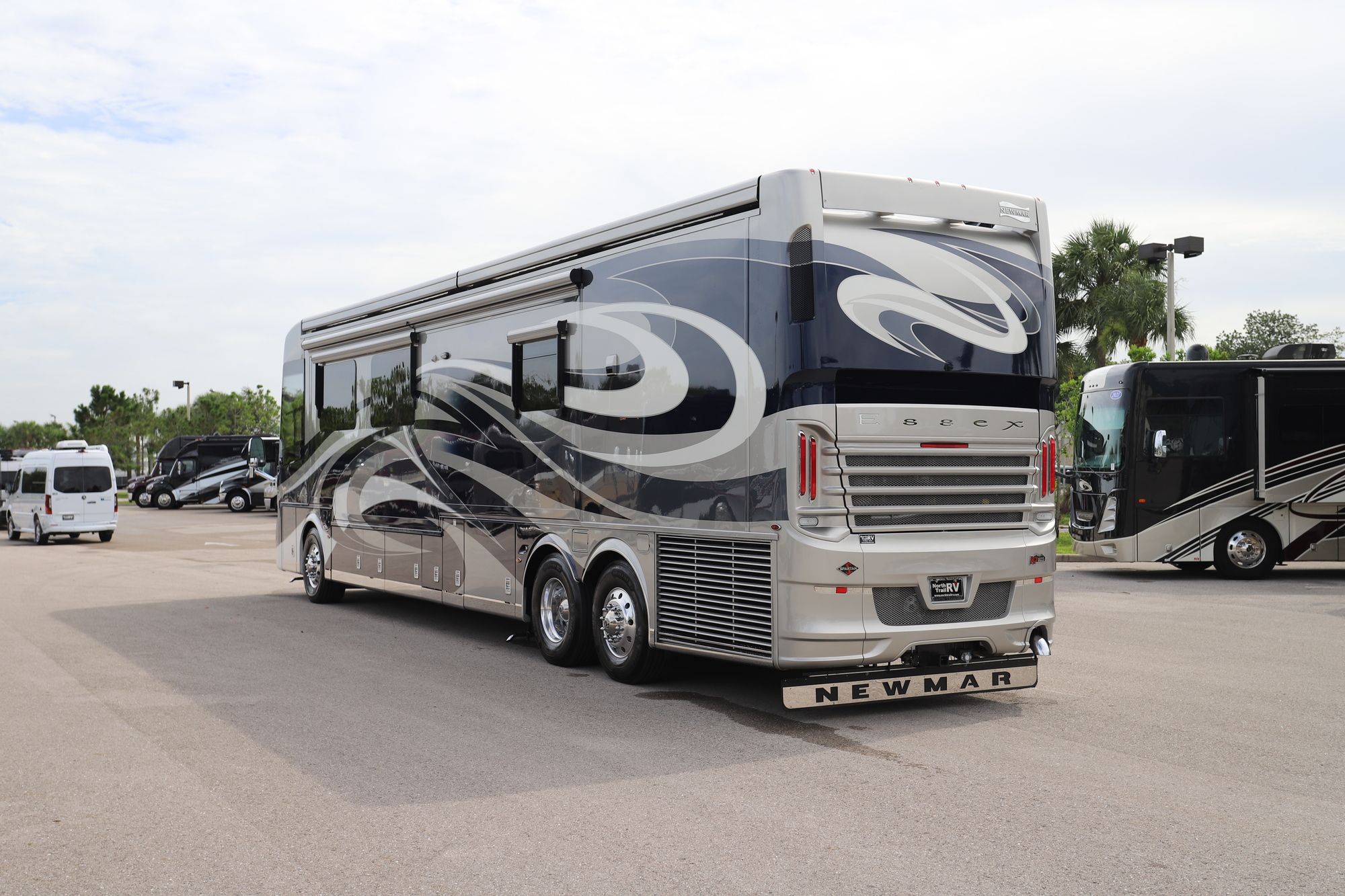 Used 2019 Newmar Essex 4551 Class A  For Sale