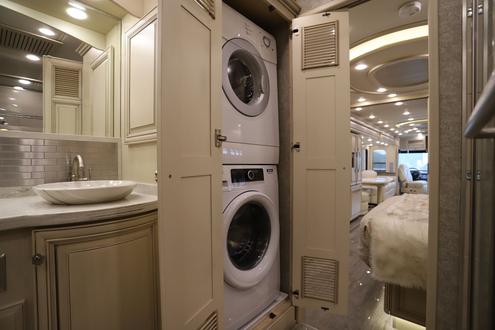 Used 2019 Newmar Essex 4551 Class A  For Sale