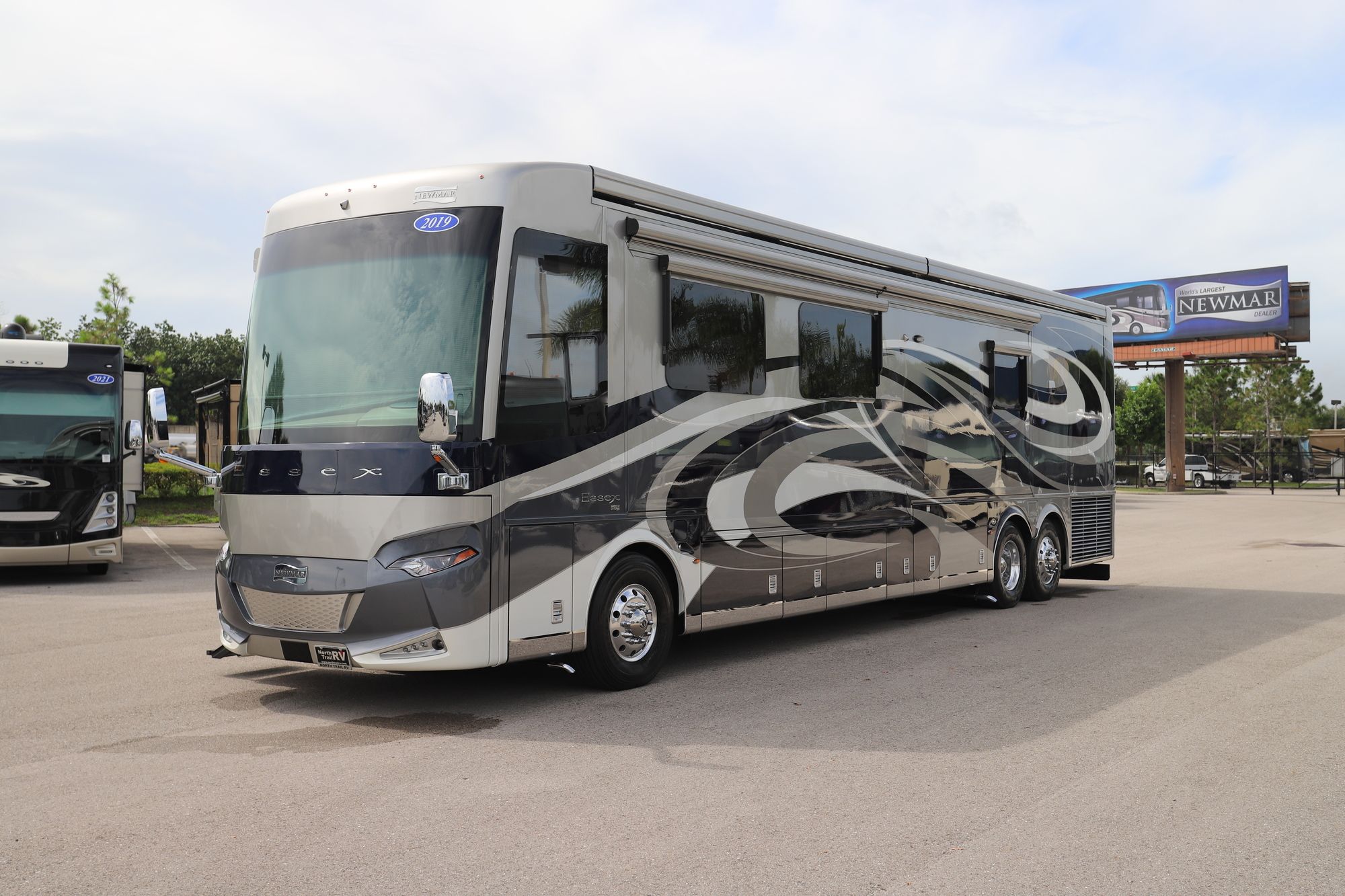 Used 2019 Newmar Essex 4551 Class A  For Sale