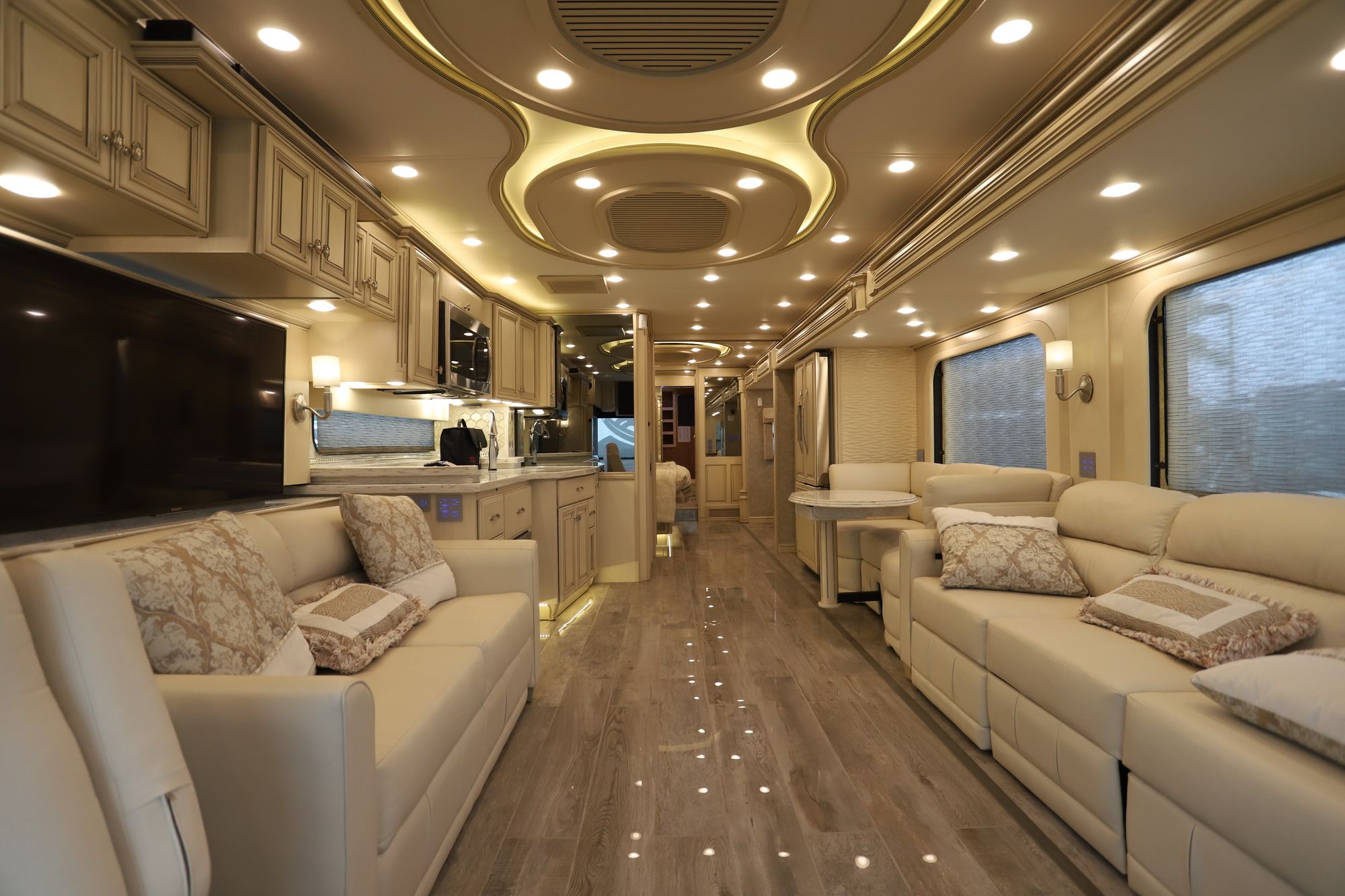 Used 2019 Newmar Essex 4551 Class A  For Sale
