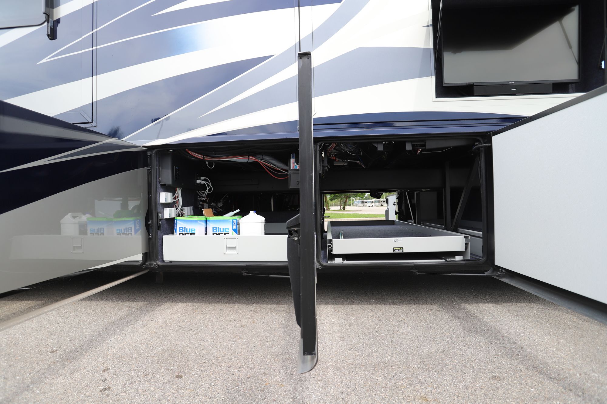 Used 2019 Newmar Essex 4551 Class A  For Sale