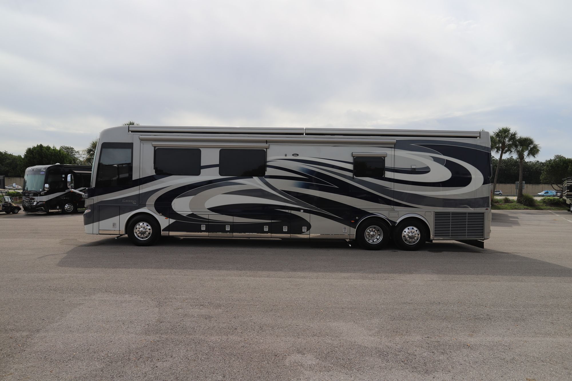 Used 2019 Newmar Essex 4551 Class A  For Sale