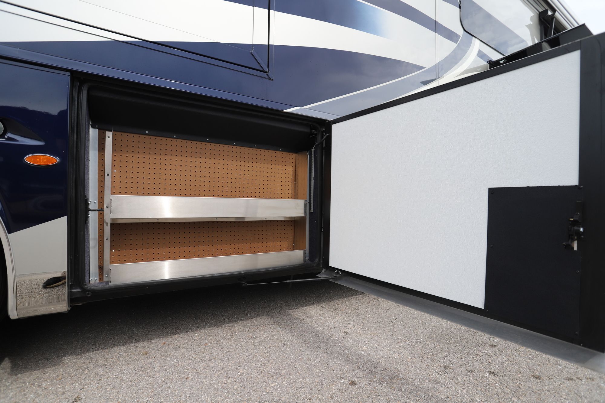 Used 2019 Newmar Essex 4551 Class A  For Sale