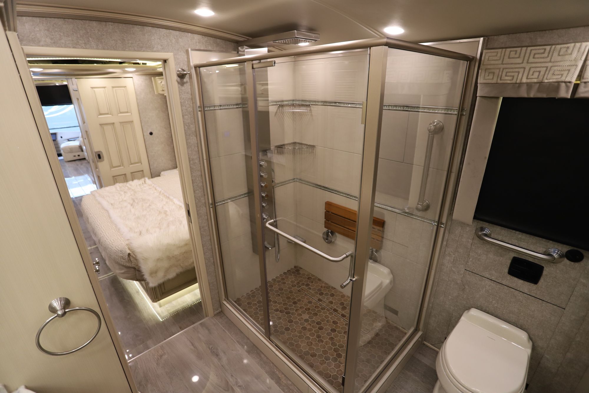 Used 2019 Newmar Essex 4551 Class A  For Sale