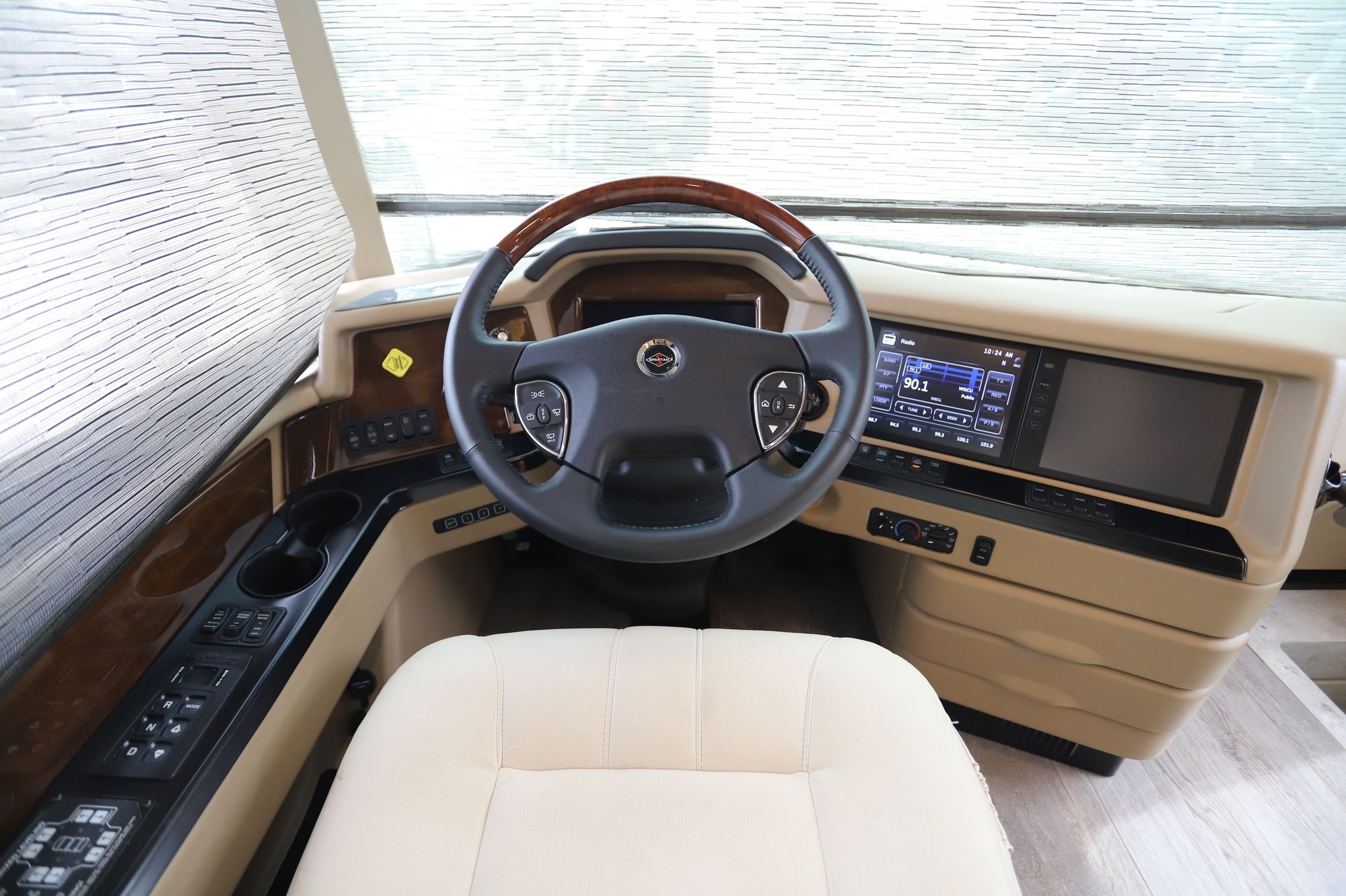 Used 2019 Newmar Essex 4551 Class A  For Sale