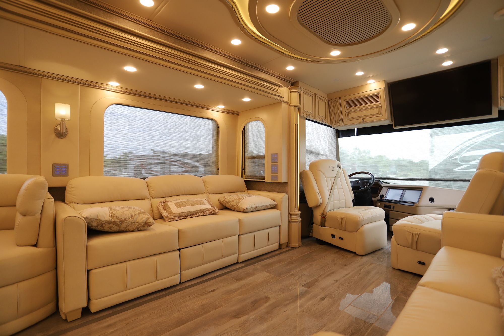 Used 2019 Newmar Essex 4551 Class A  For Sale