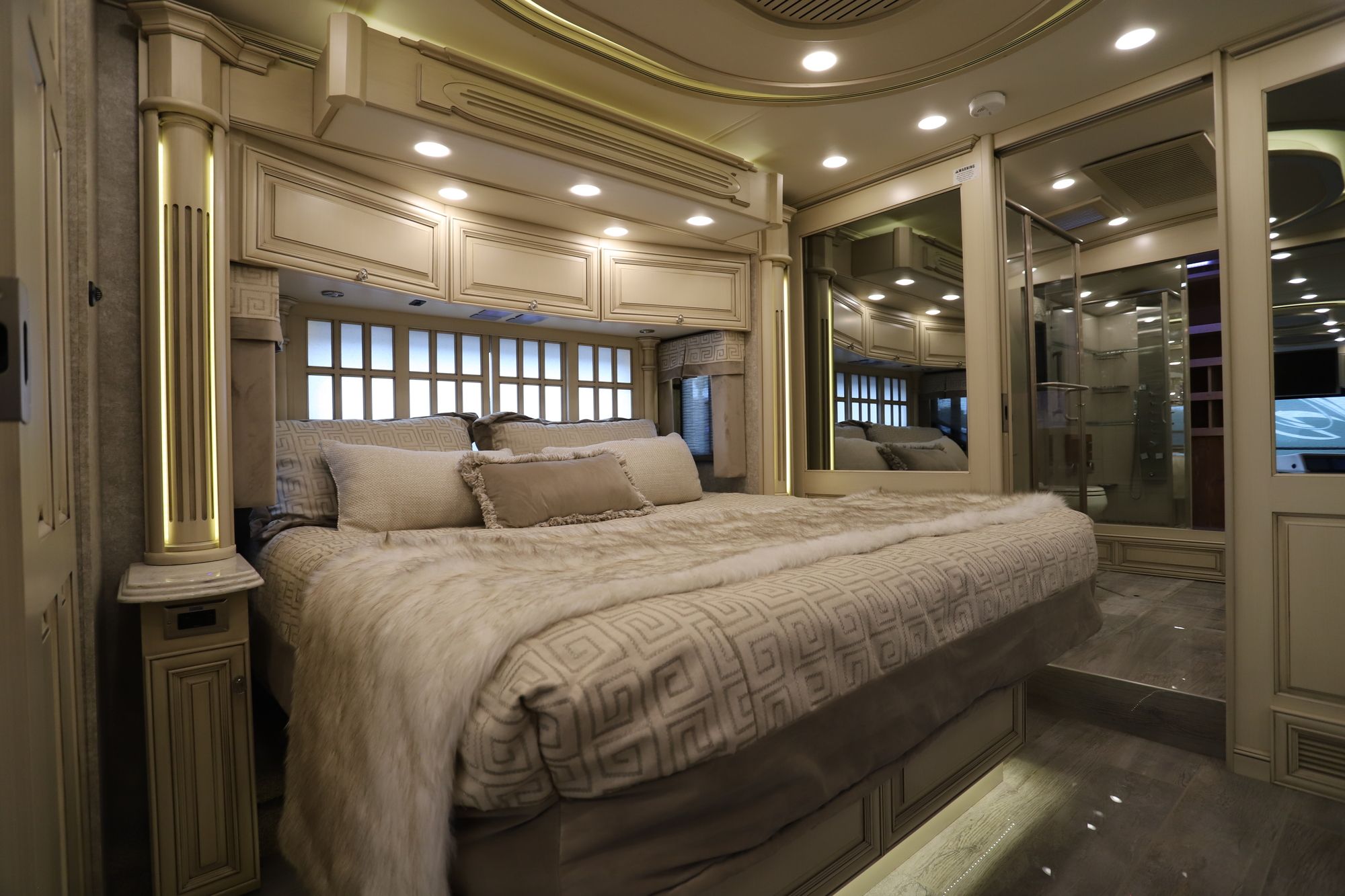 Used 2019 Newmar Essex 4551 Class A  For Sale