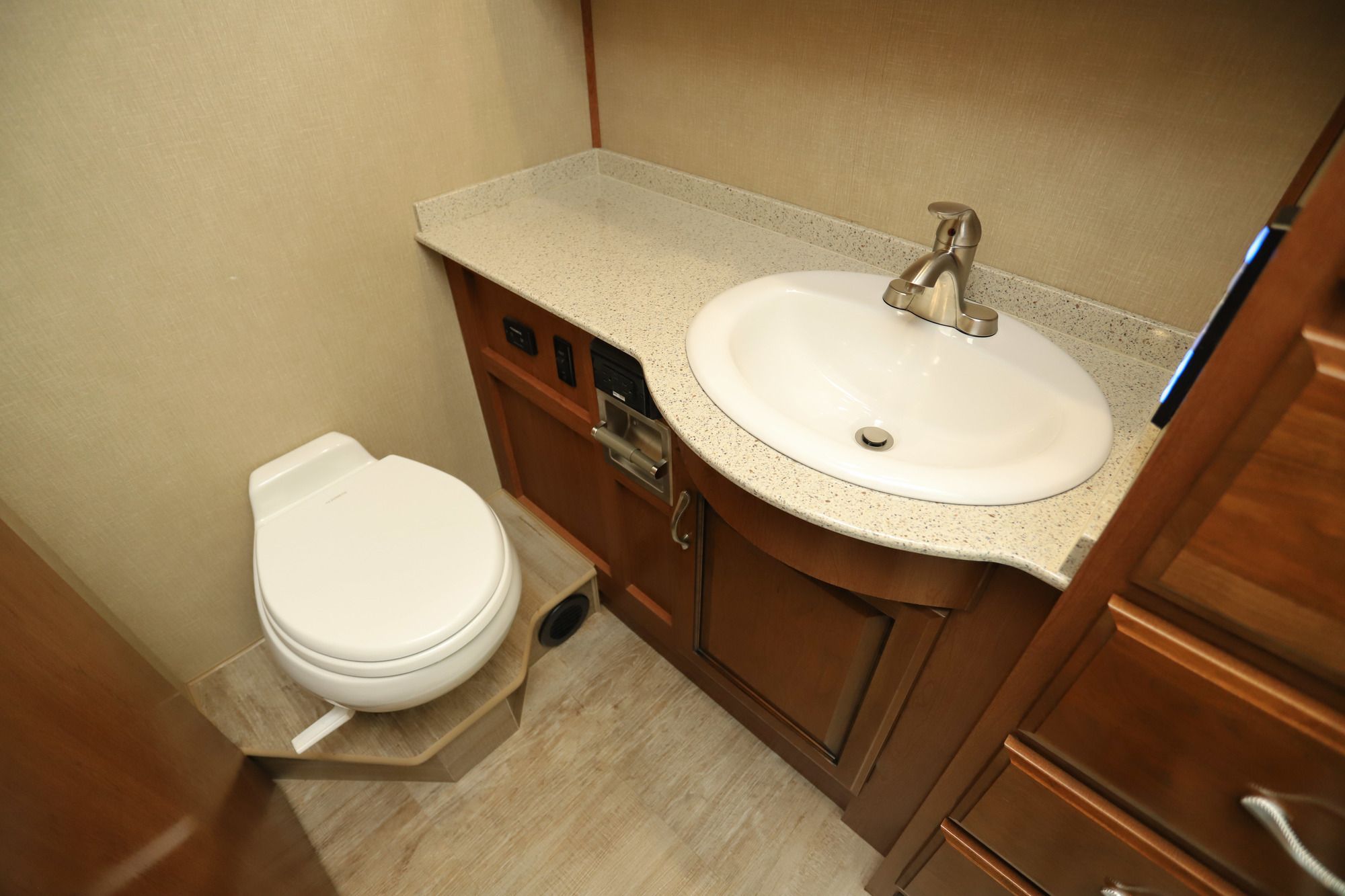 Used 2018 Fleetwood Bounder 35K Class A  For Sale