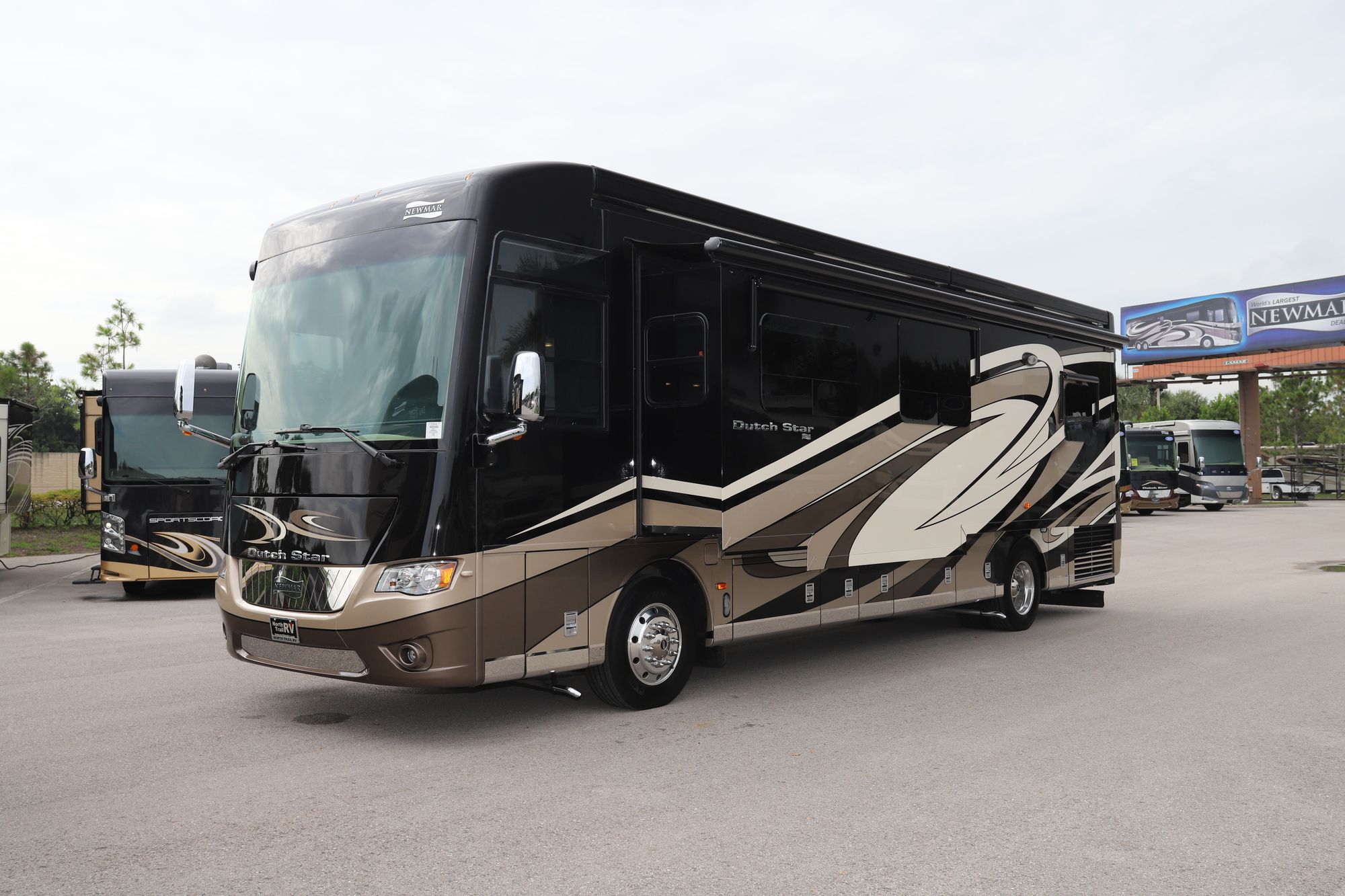 Used 2017 Newmar Dutch Star 3736 Class A  For Sale