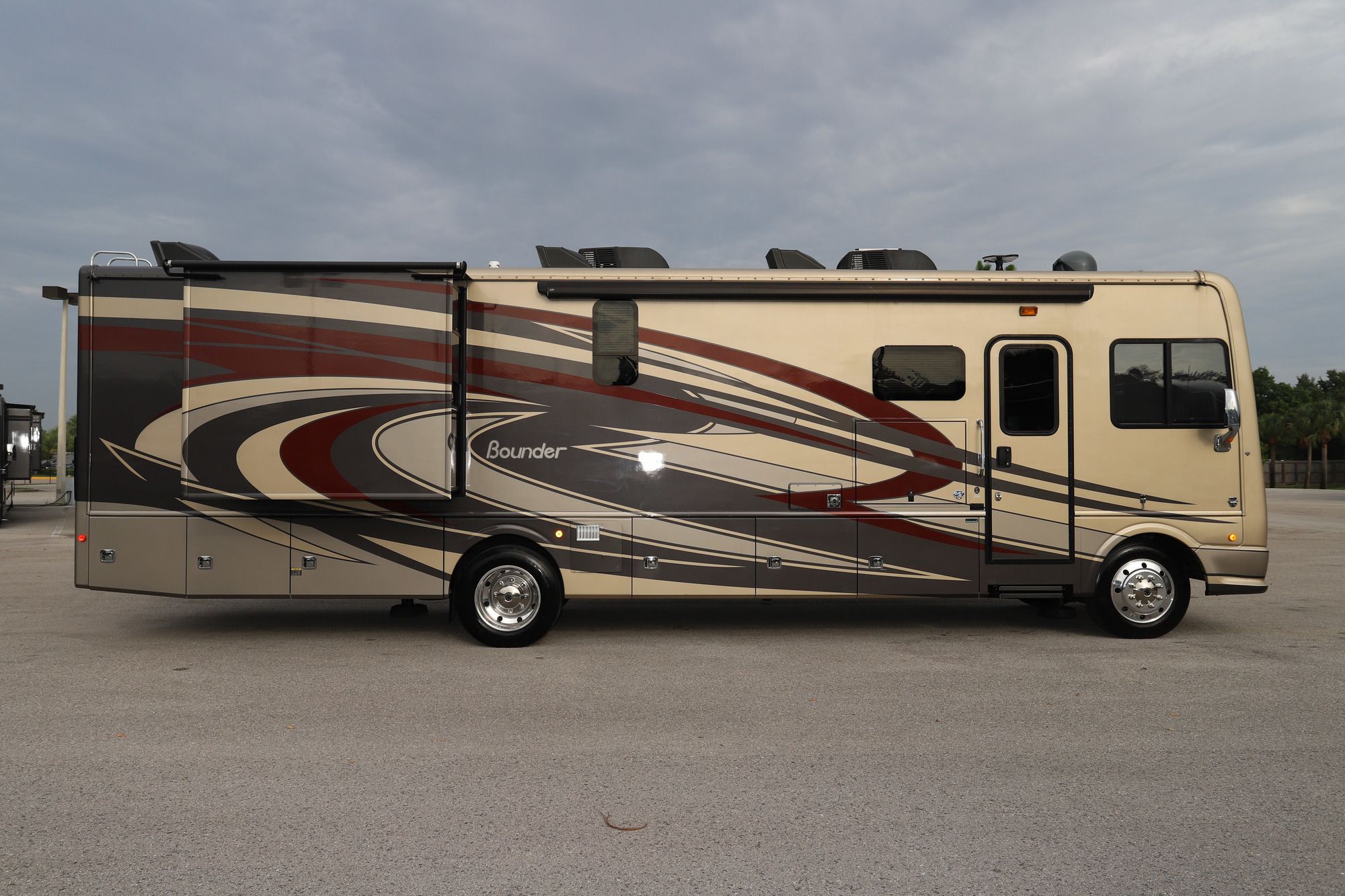 Used 2018 Fleetwood Bounder 35K Class A  For Sale