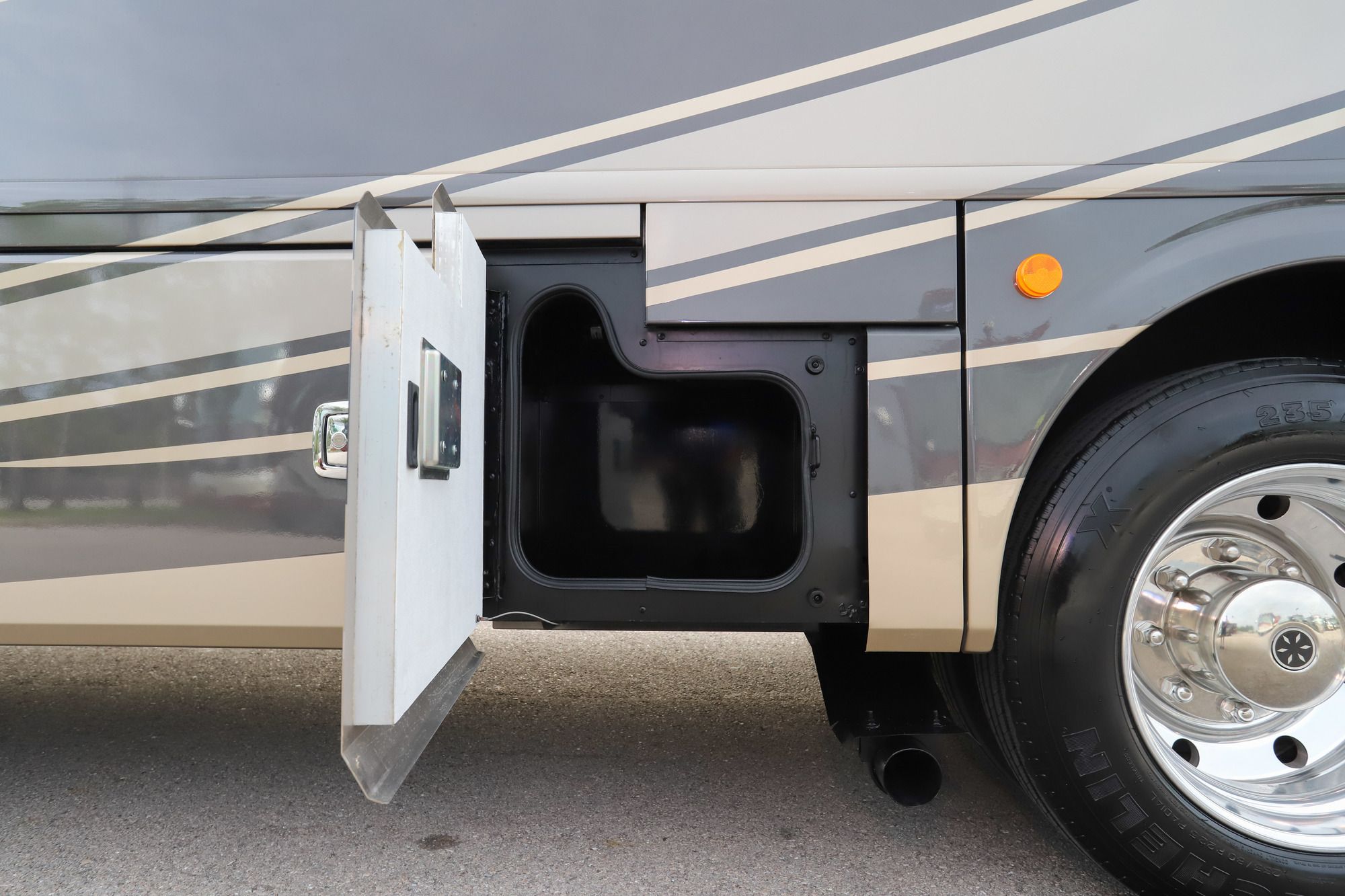 Used 2018 Fleetwood Bounder 35K Class A  For Sale