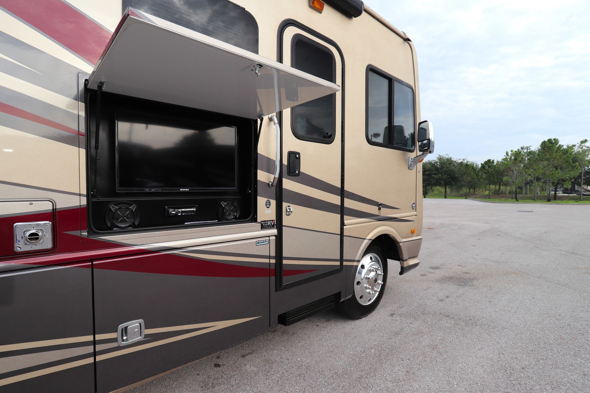Used 2018 Fleetwood Bounder 35K Class A  For Sale