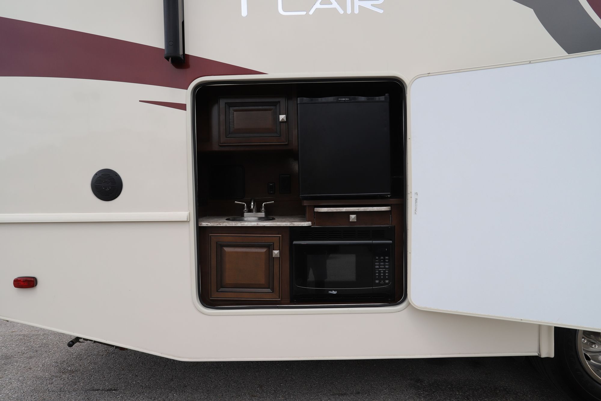 Used 2020 Fleetwood Flair 29M Class A  For Sale