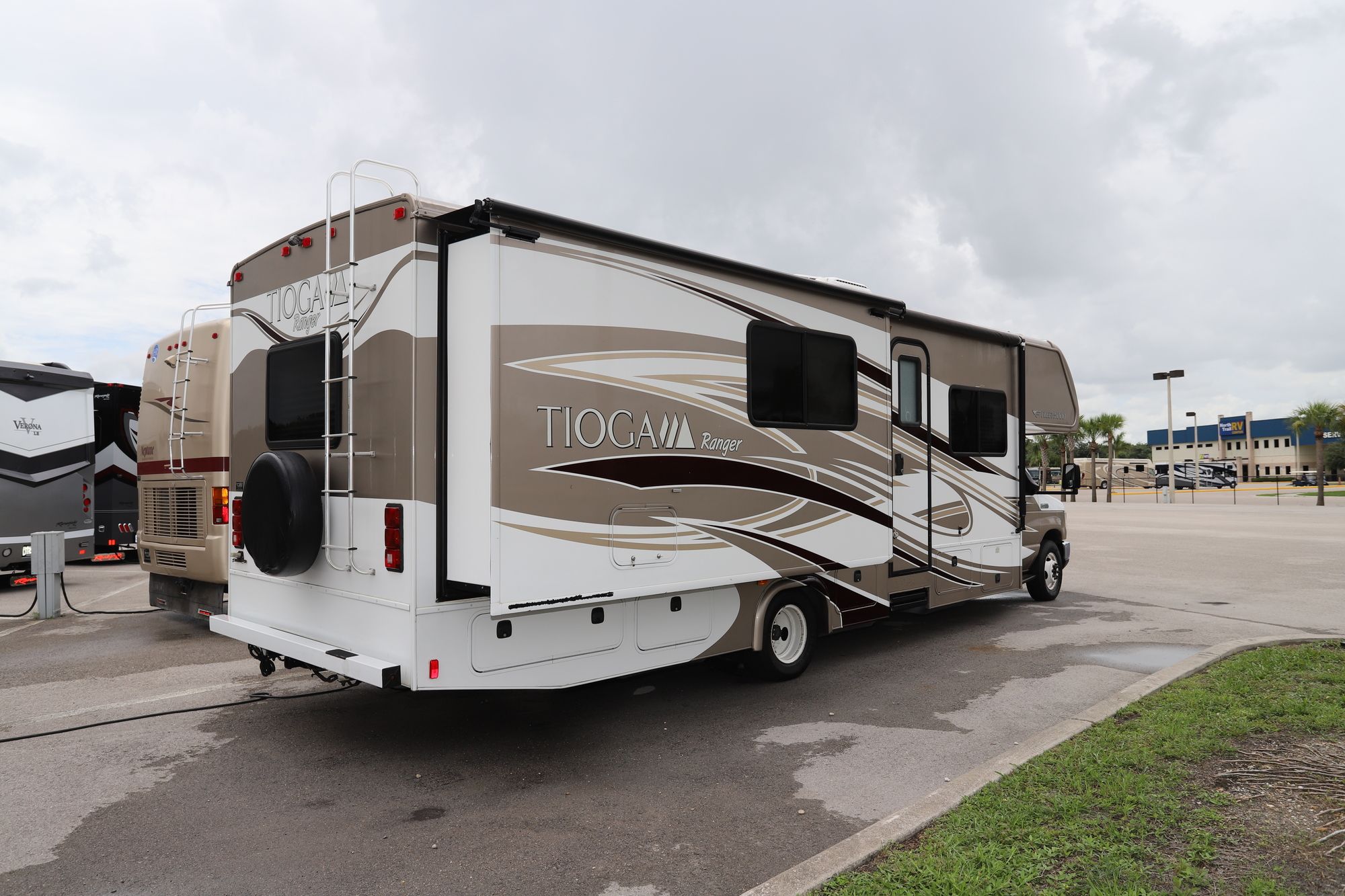 Used 2014 Fleetwood Tioga 31D Class C  For Sale