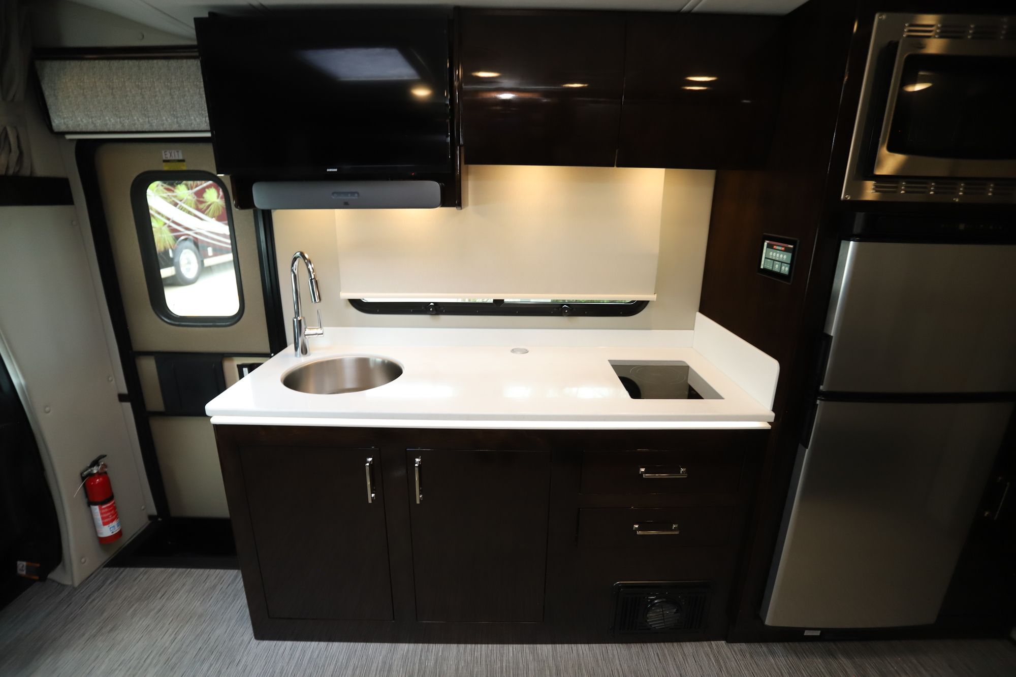 New 2022 Renegade Rv Vienna 25VRMC Class C  For Sale