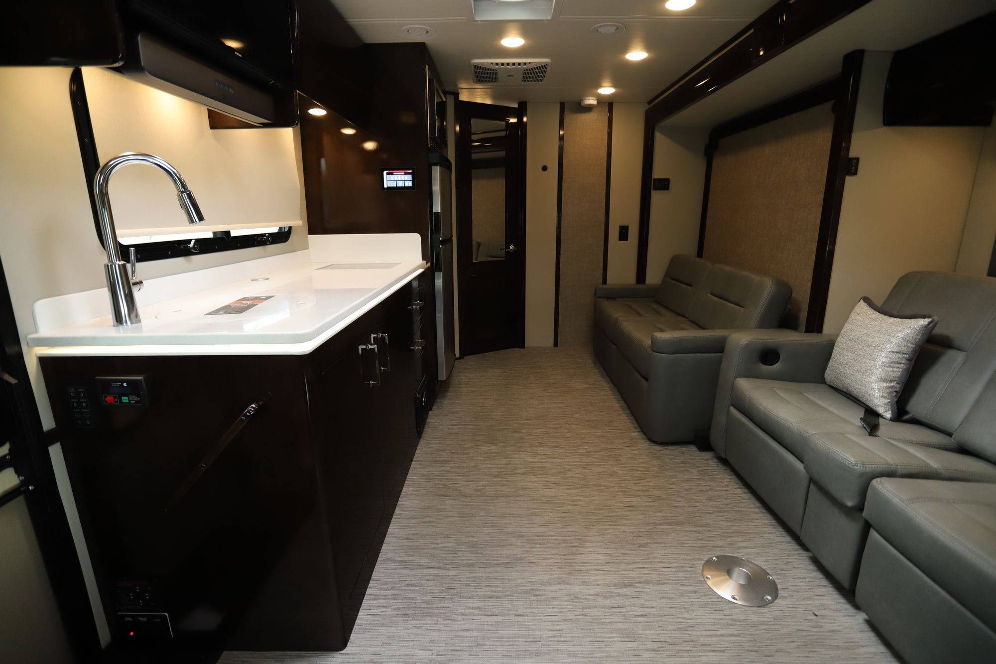 New 2022 Renegade Rv Vienna 25VRMC Class C  For Sale