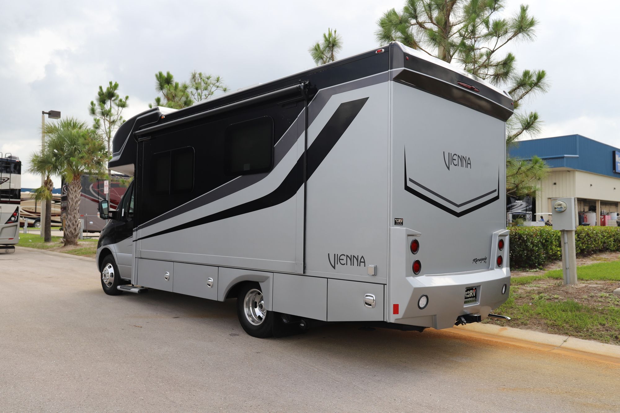 New 2022 Renegade Rv Vienna 25VRMC Class C  For Sale