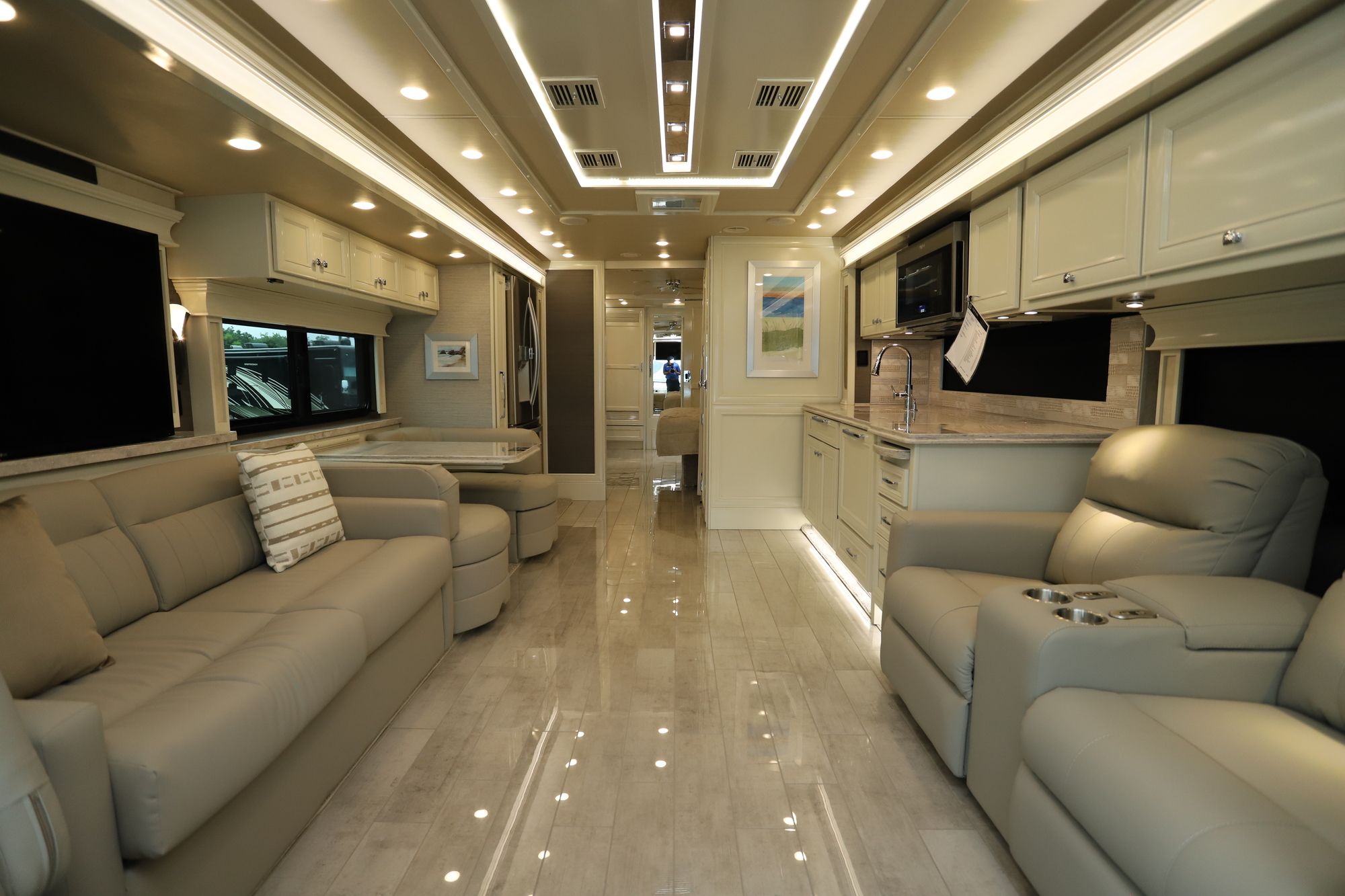 New 2022 Tiffin Motor Homes Phaeton 40IH Class A  For Sale