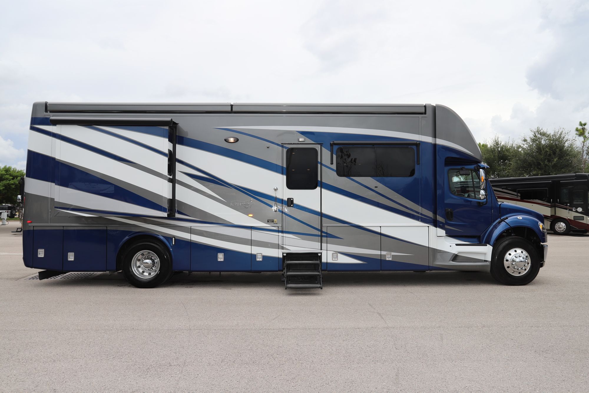 New 2021 Newmar Super Star 3746 Super C  For Sale