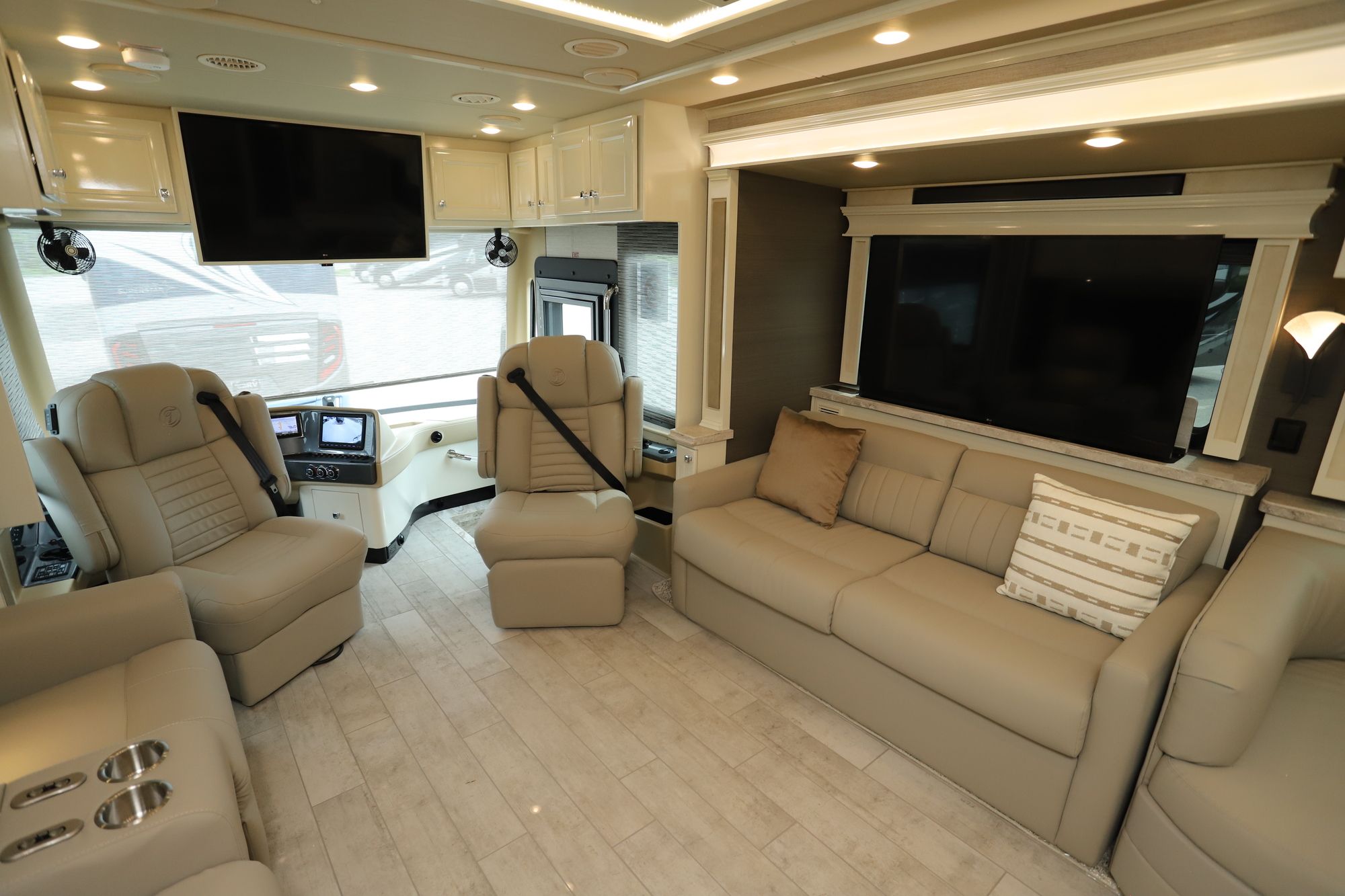 New 2022 Tiffin Motor Homes Phaeton 40IH Class A  For Sale