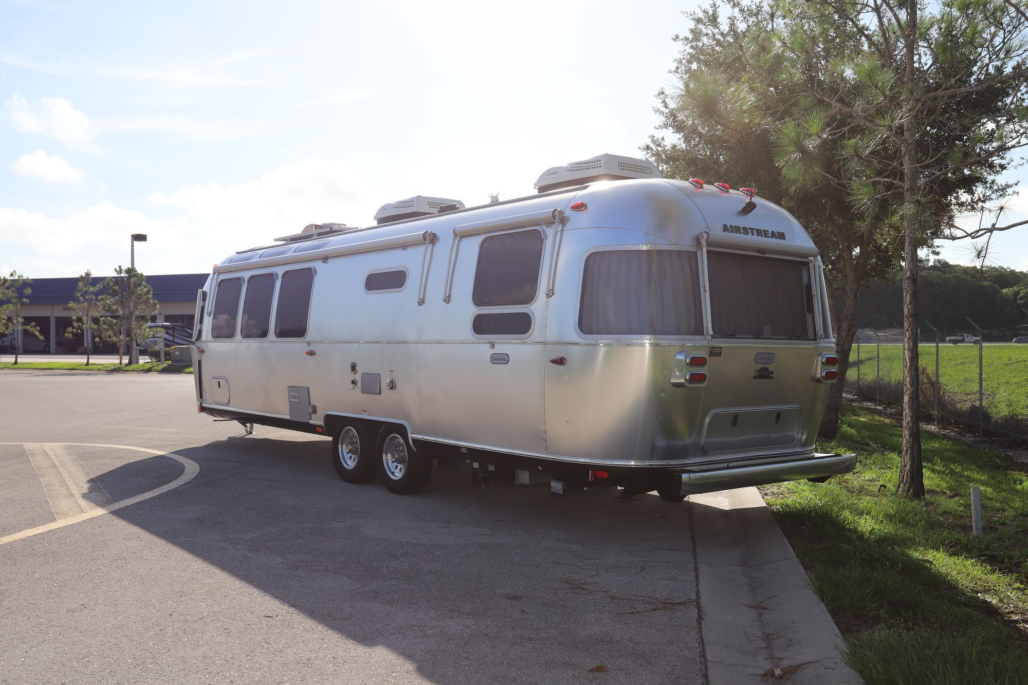 Used 2020 Airstream Globetrotter 30RB Travel Trailer  For Sale