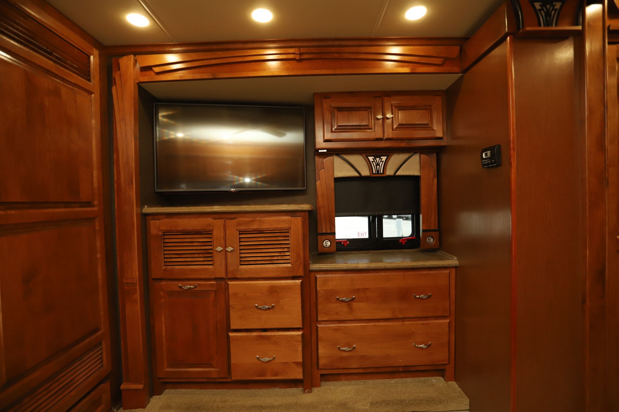 Used 2016 Tiffin Motor Homes Phaeton 40QKH Class A  For Sale