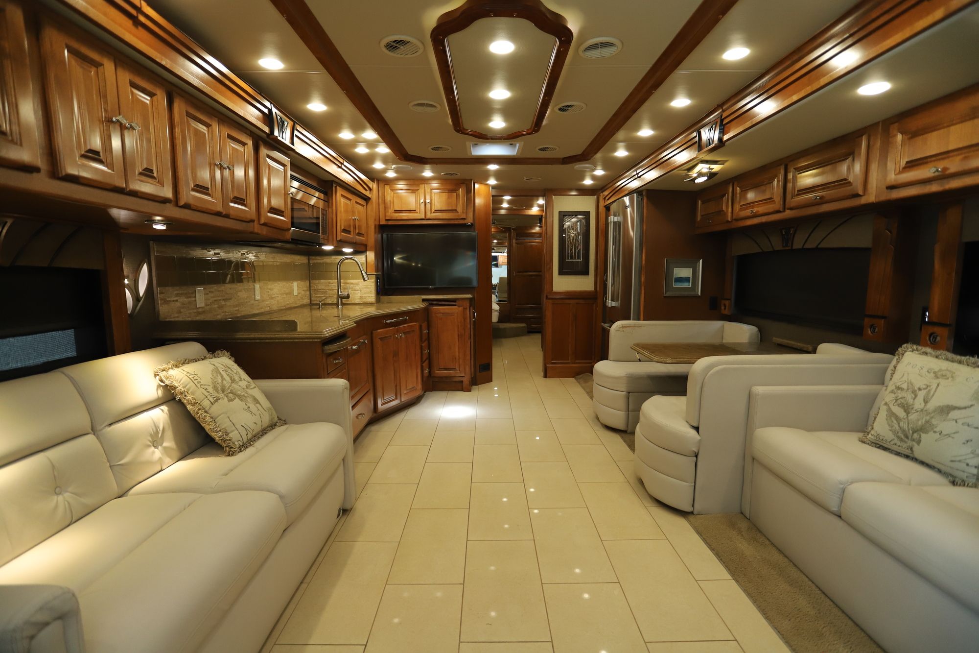 Used 2016 Tiffin Motor Homes Phaeton 40QKH Class A  For Sale