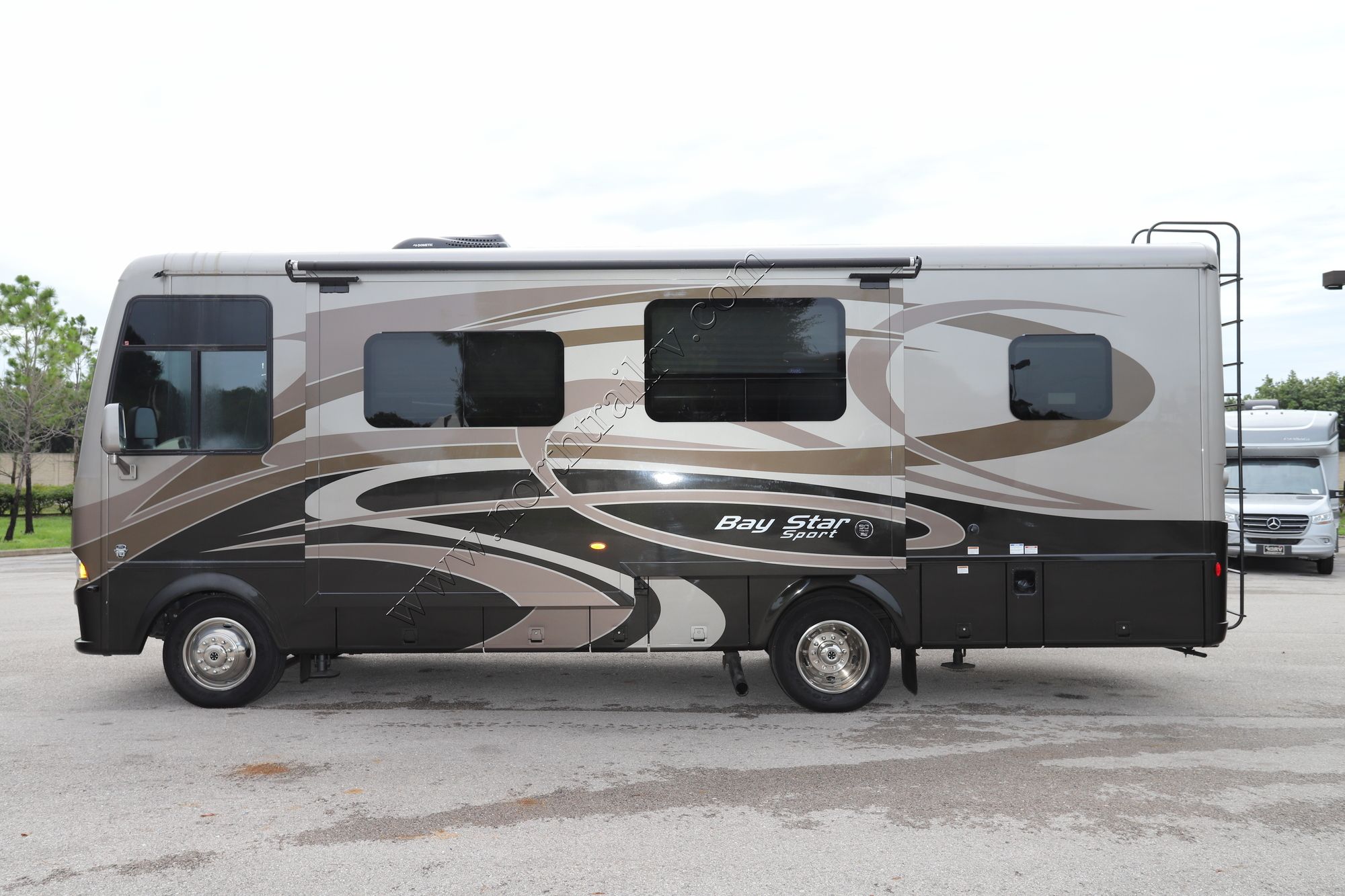 Used 2018 Newmar Bay Star Sport 2702 Class A  For Sale