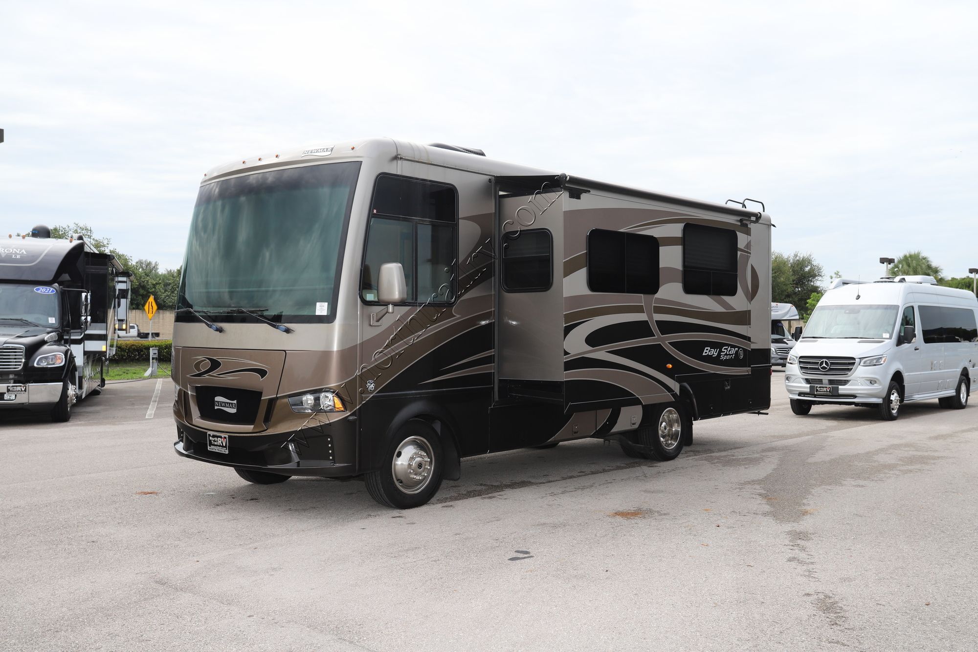 Used 2018 Newmar Bay Star Sport 2702 Class A  For Sale