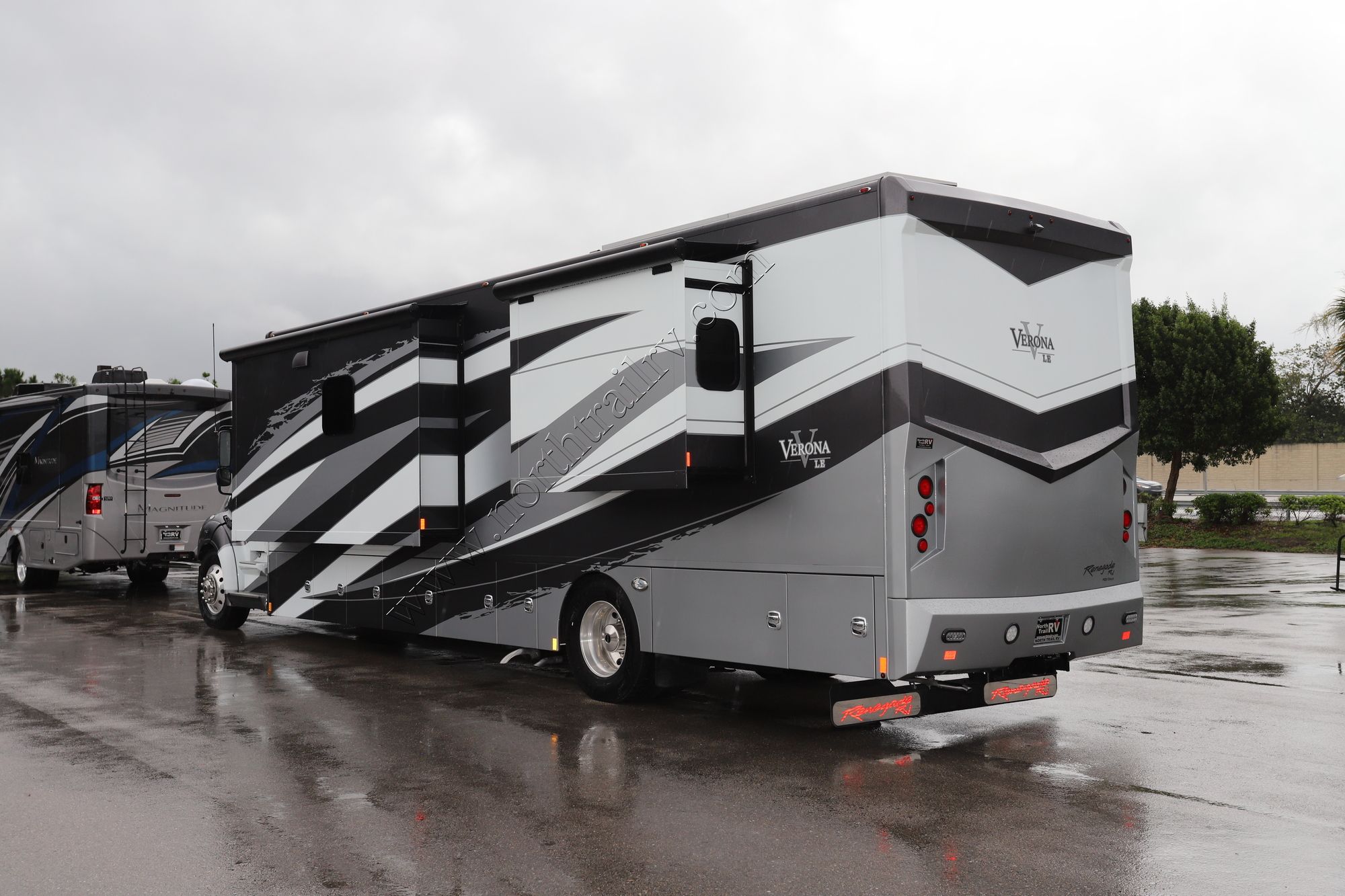 Used 2020 Renegade Rv Verona Le 40LRB Super C  For Sale