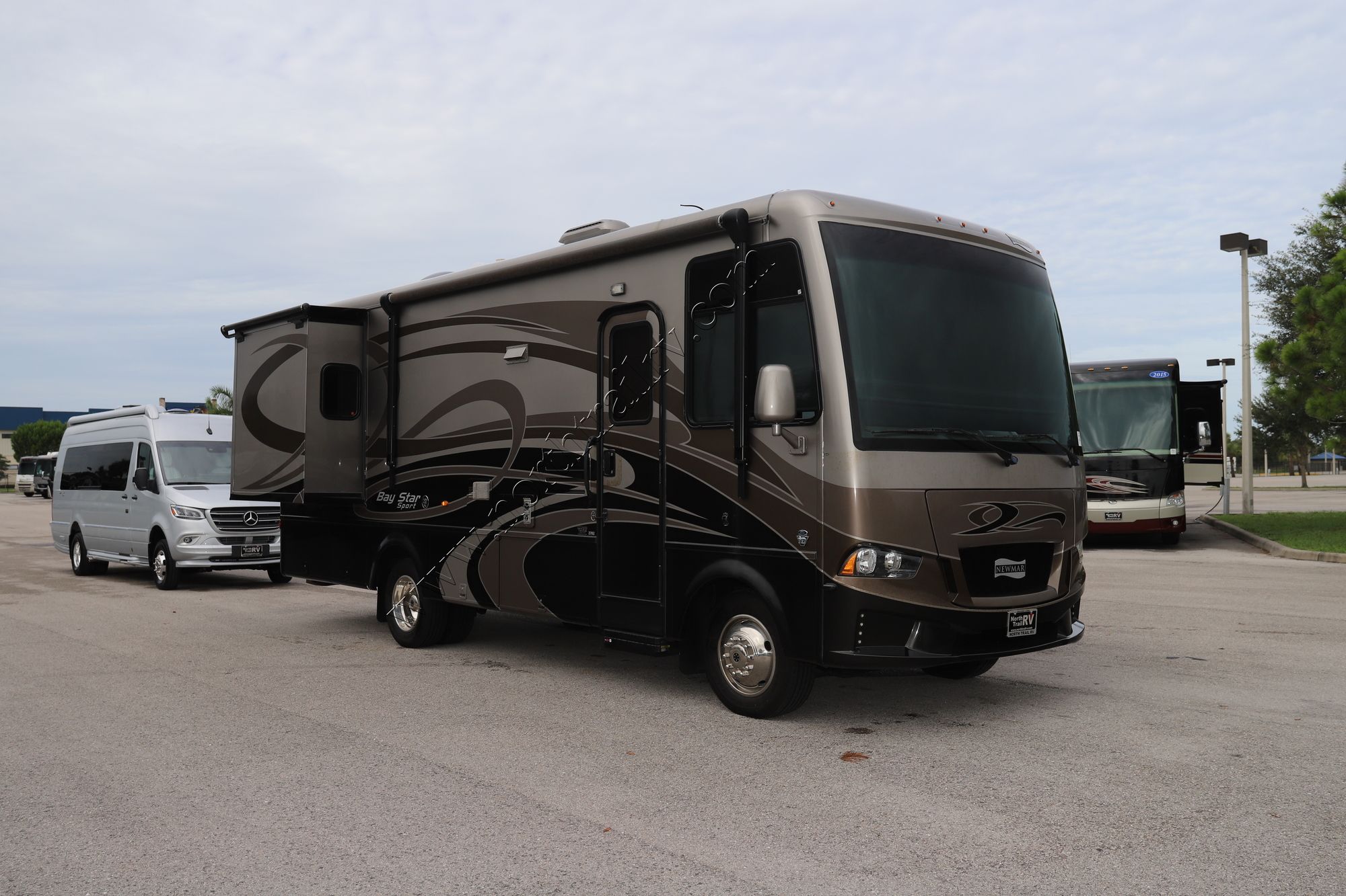 Used 2018 Newmar Bay Star Sport 2702 Class A  For Sale