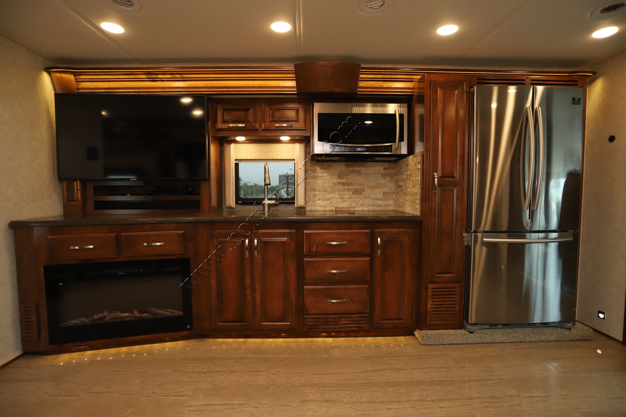 Used 2020 Renegade Rv Verona Le 40LRB Super C  For Sale