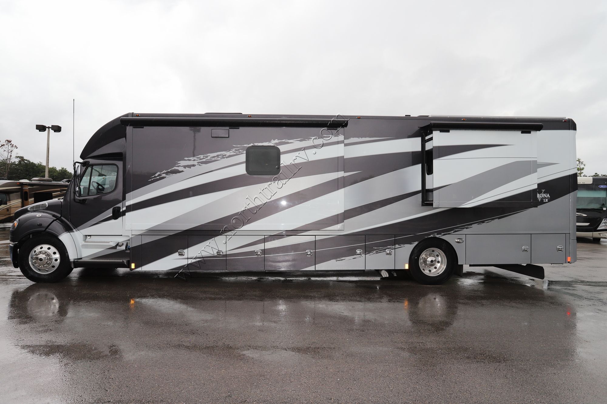 Used 2020 Renegade Rv Verona Le 40LRB Super C  For Sale