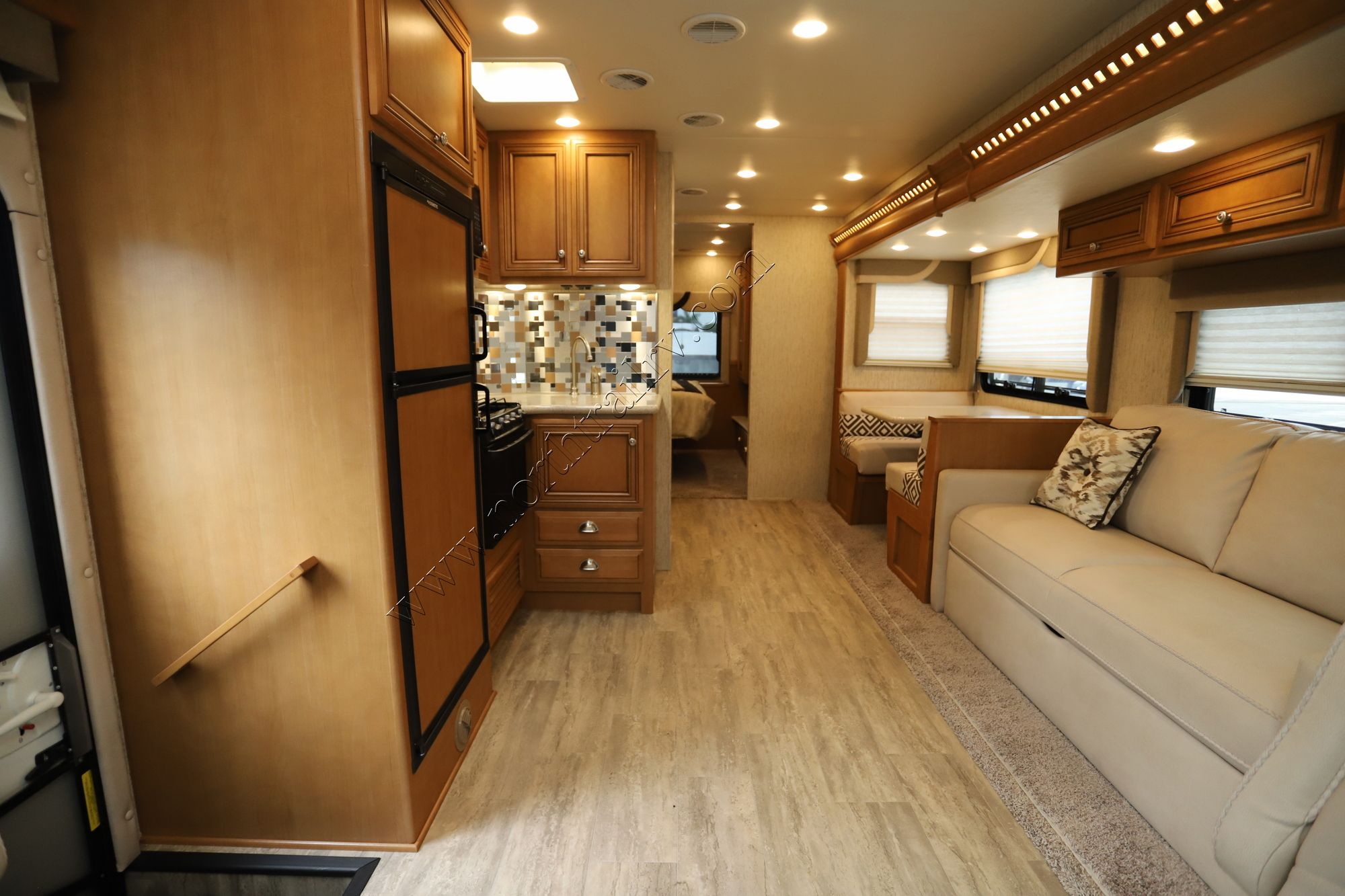 Used 2018 Newmar Bay Star Sport 2702 Class A  For Sale